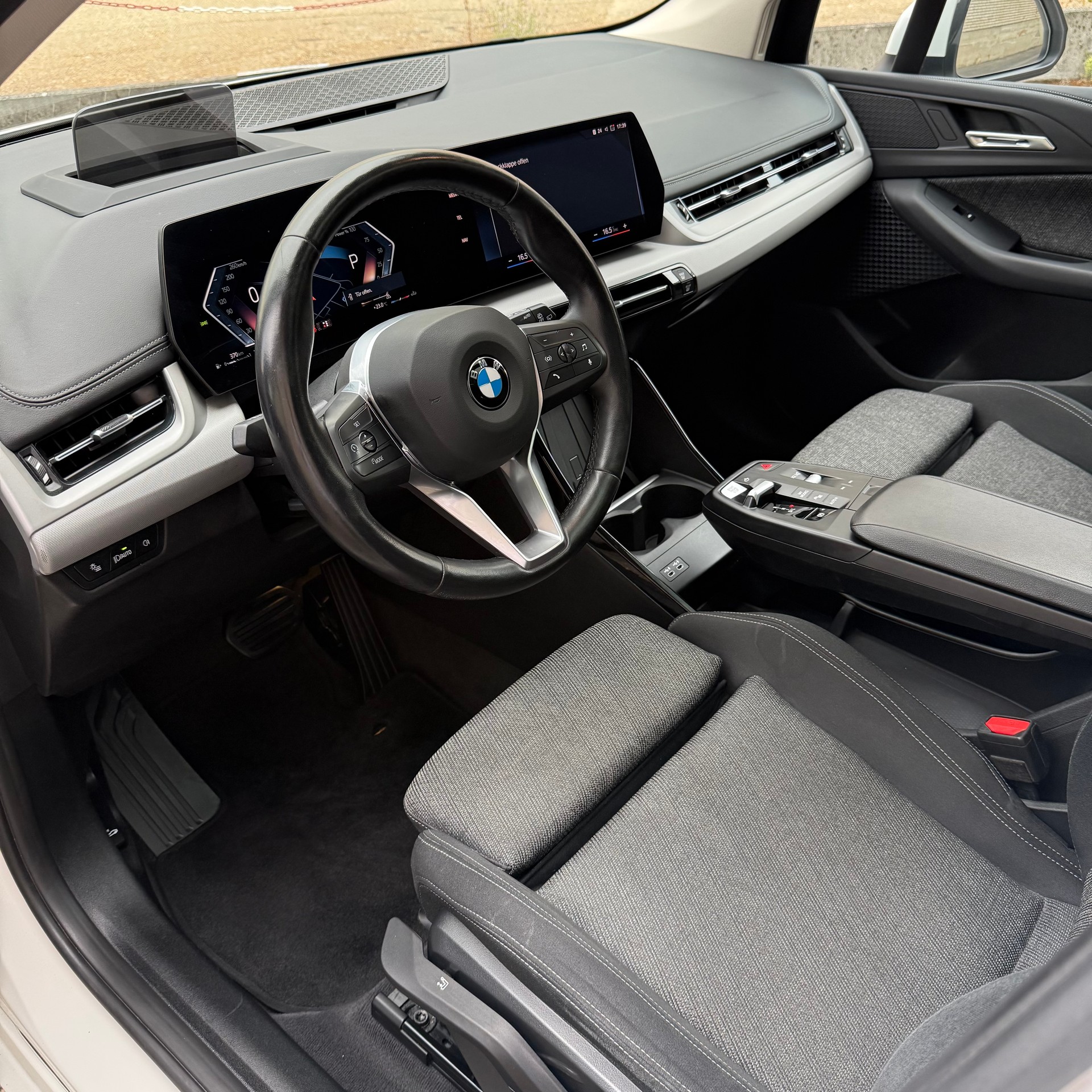 BMW 223d Active Tourer xDrive DKG Swiss-image-7