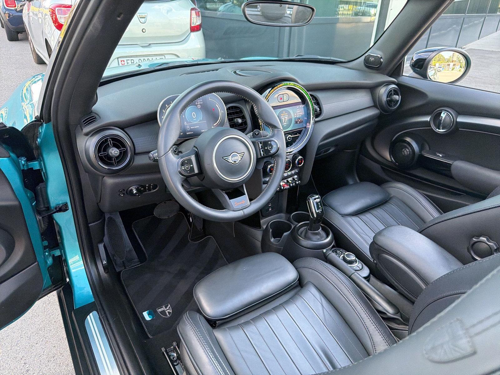 MINI Cooper S Cabrio F57 2.0i (CH)-image-27