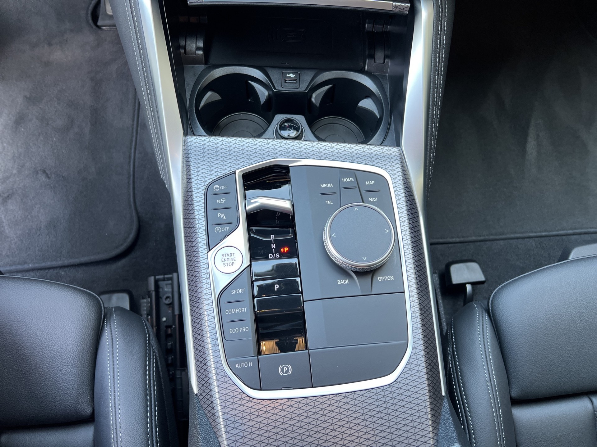 BMW M440i xDrive 48V Coupé M Sport Pro Steptronic-image-16