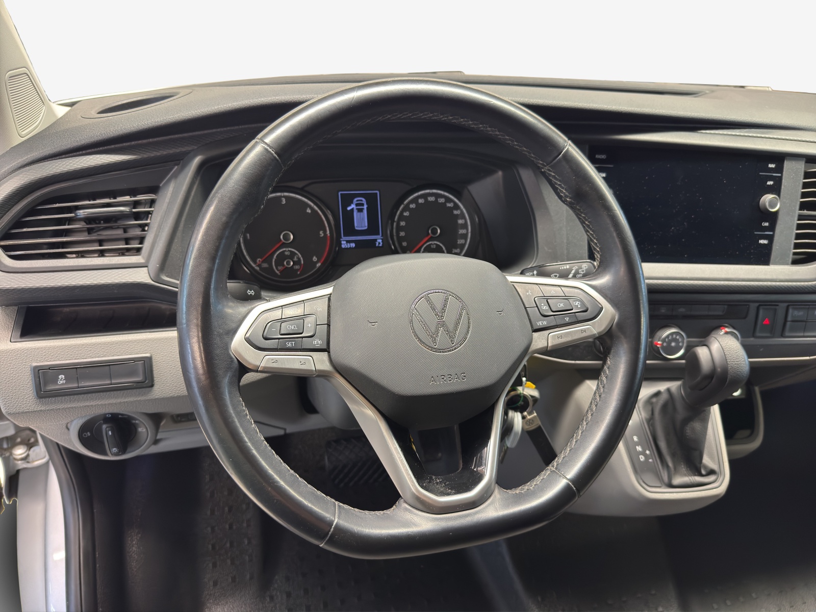 VW T6.1 2.0 TDI 4Motion DSG-image-9