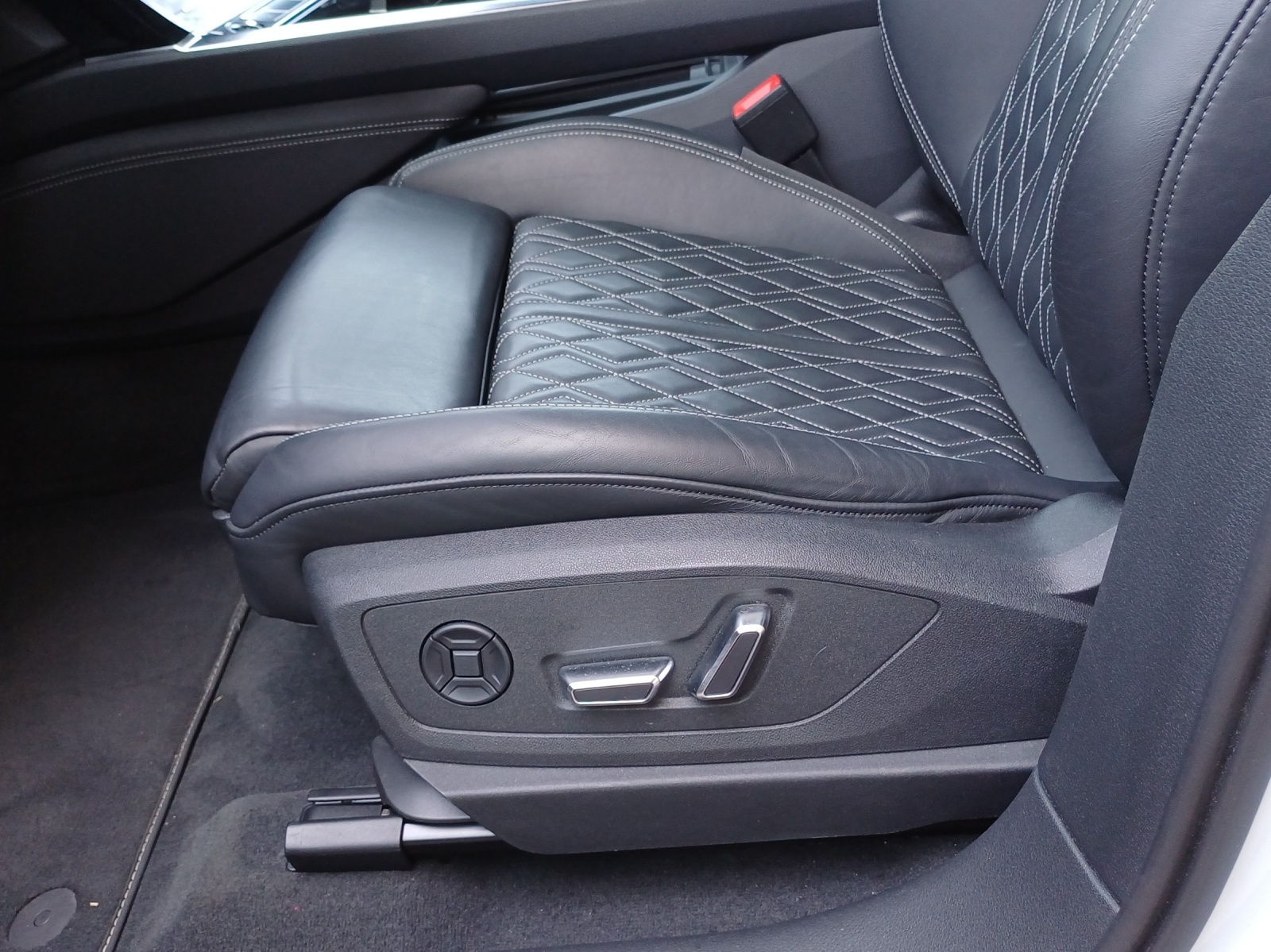 AUDI e-tron 55 Sportback S Line Black Edition quattro-image-15