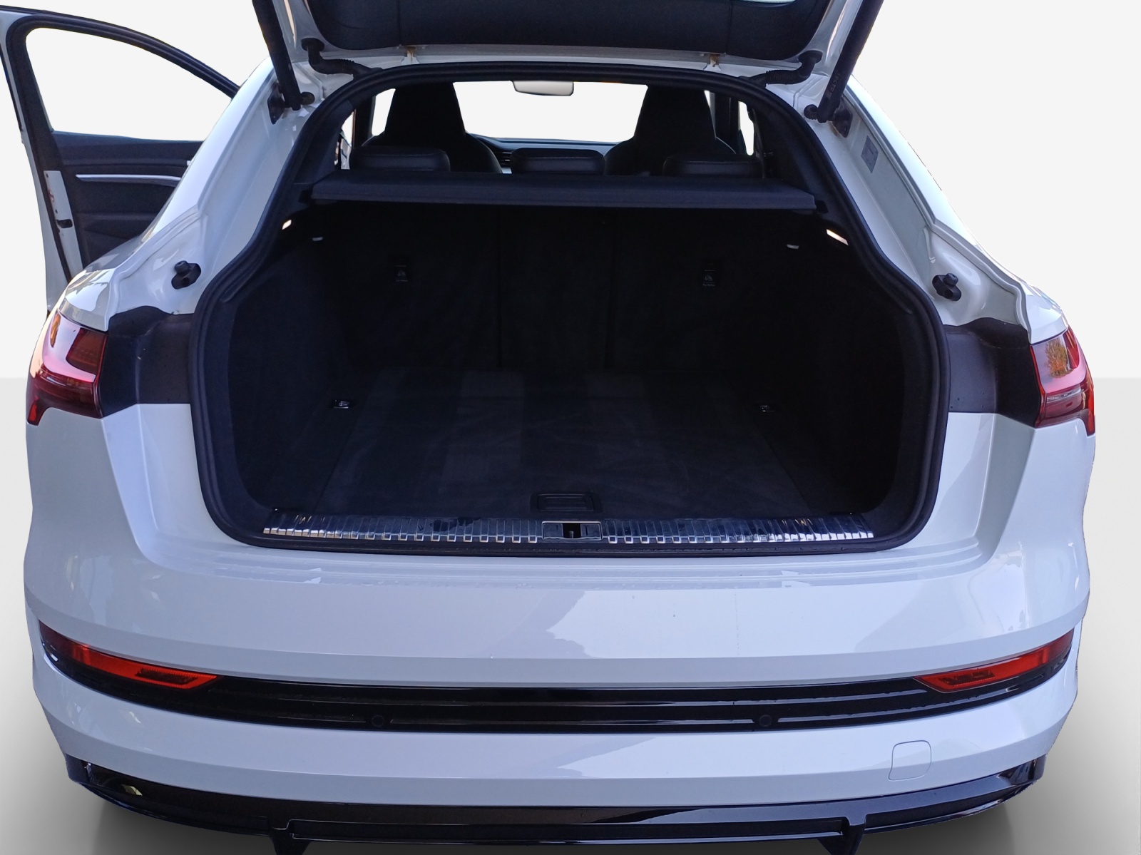 AUDI e-tron 55 Sportback S Line Black Edition quattro-image-13