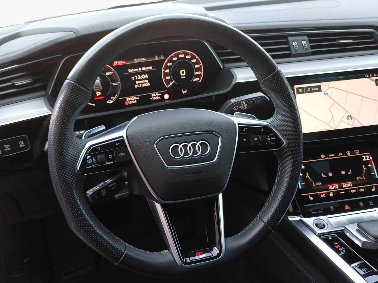 AUDI e-tron 55 Sportback S Line Black Edition quattro-image-10
