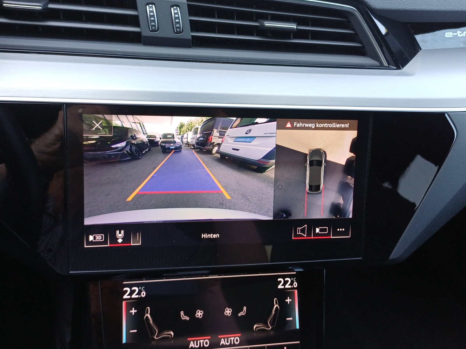 AUDI e-tron 55 Sportback S Line Black Edition quattro-image-16