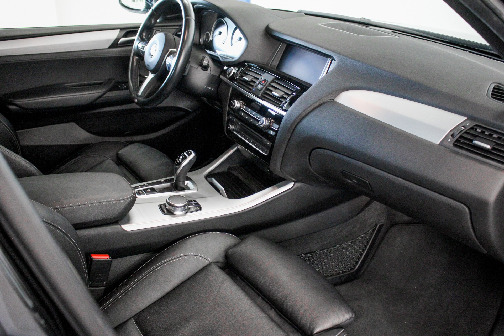 BMW X4 M 40i Steptronic-image-10