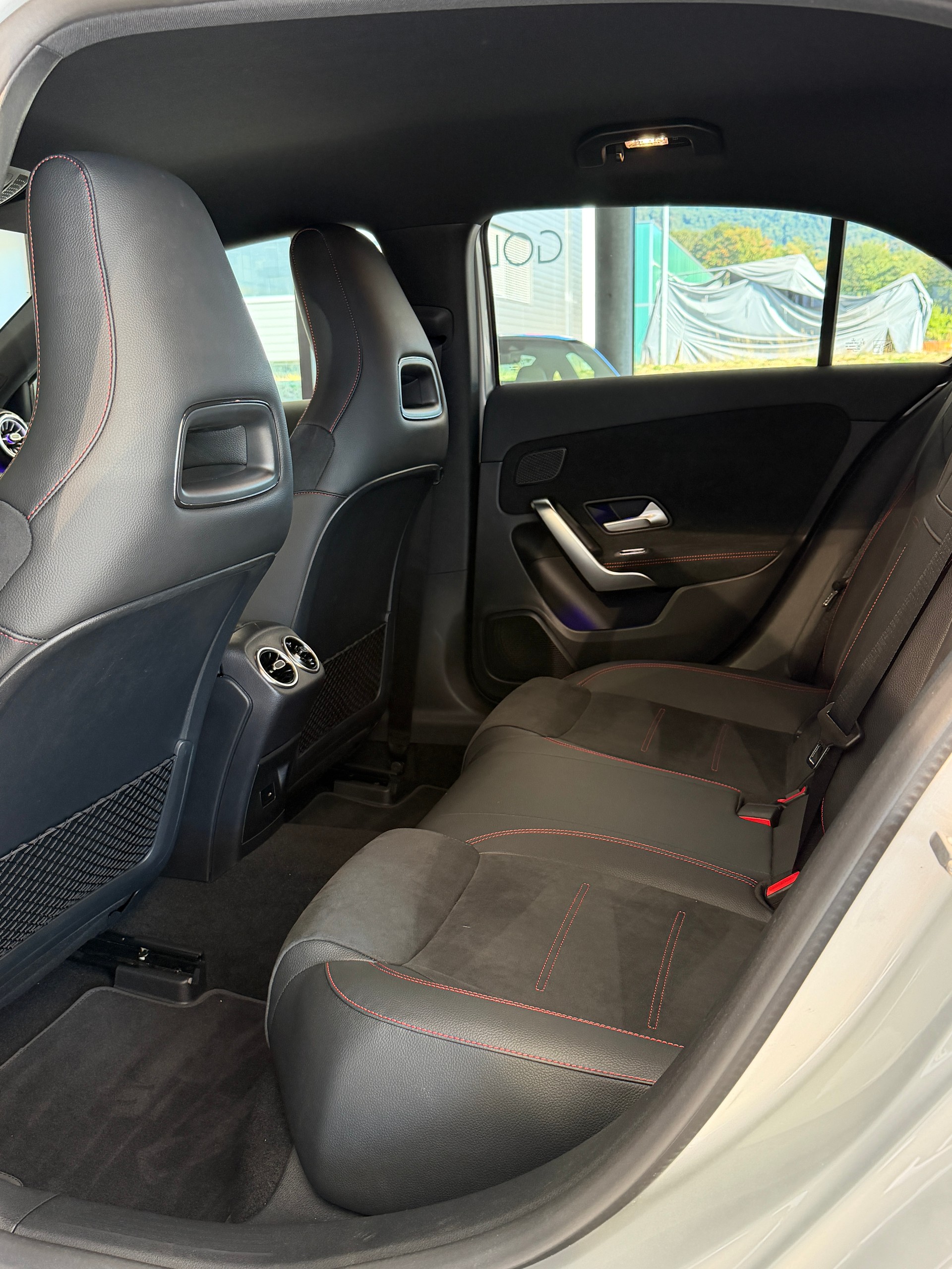 MERCEDES-BENZ A 200 AMG Line 7G-DCT-image-13