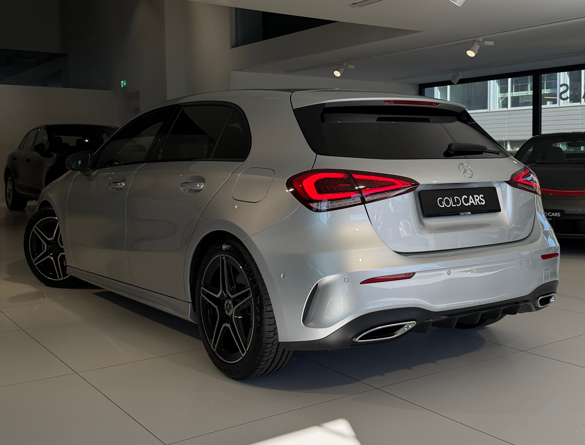 MERCEDES-BENZ A 200 AMG Line 7G-DCT-image-4
