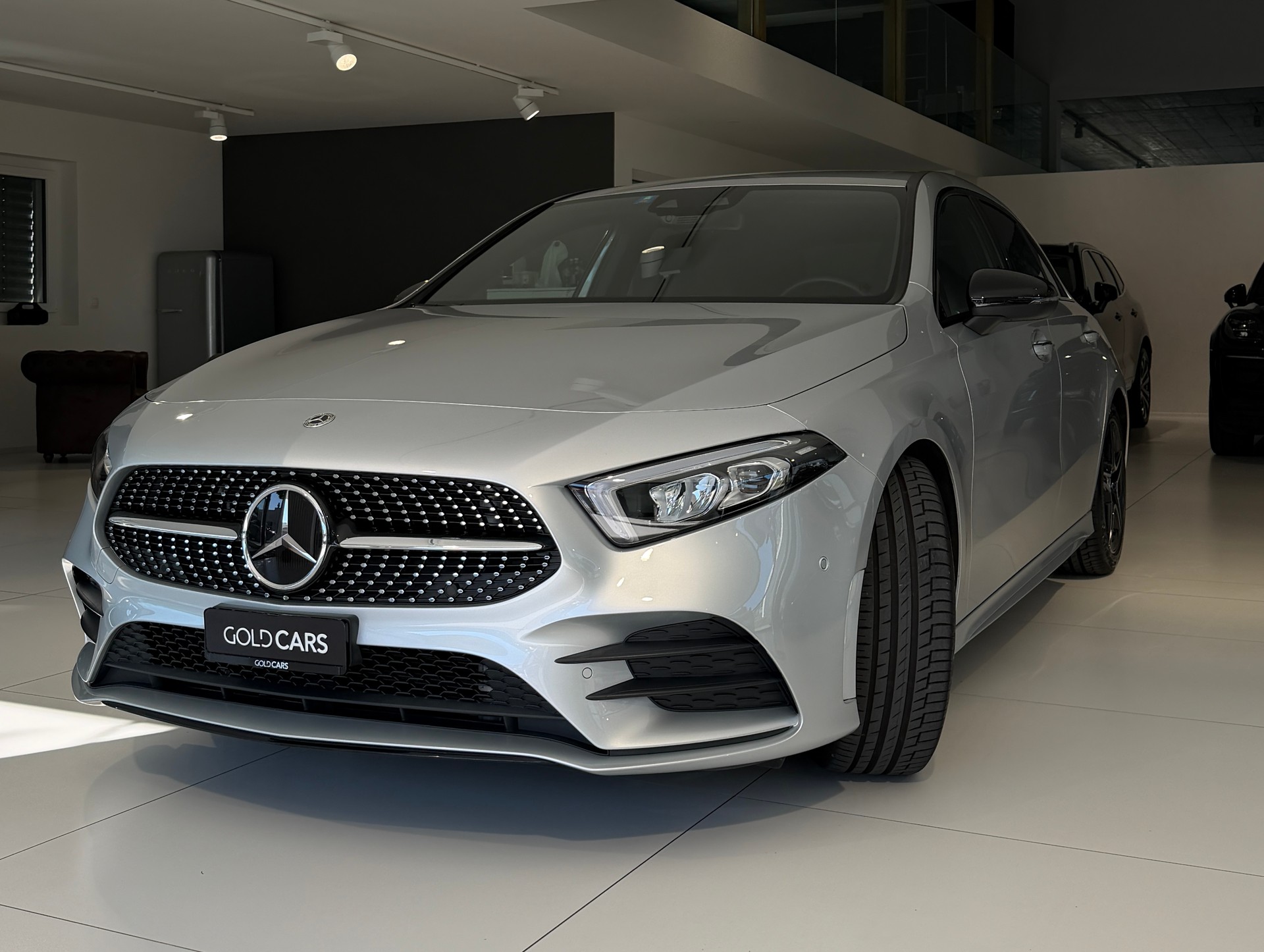 MERCEDES-BENZ A 200 AMG Line 7G-DCT-image-2