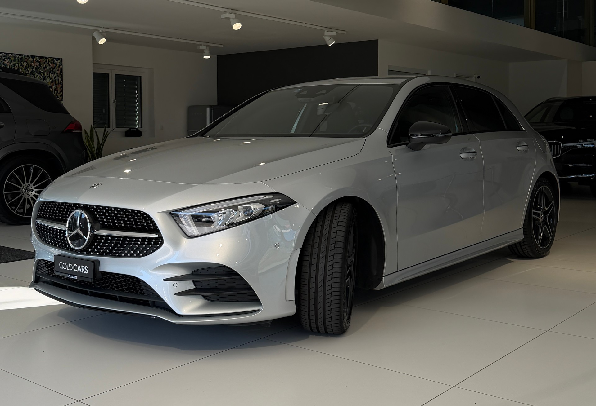 MERCEDES-BENZ A 200 AMG Line 7G-DCT-image-3