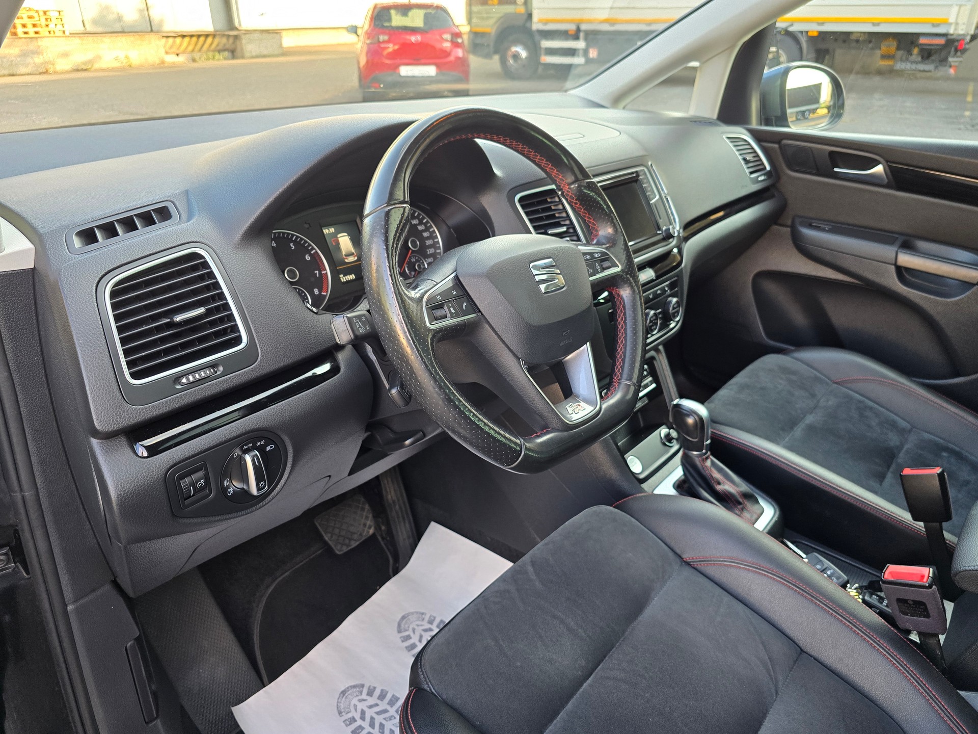SEAT Alhambra 1.4 TSI FR Line DSG-image-12