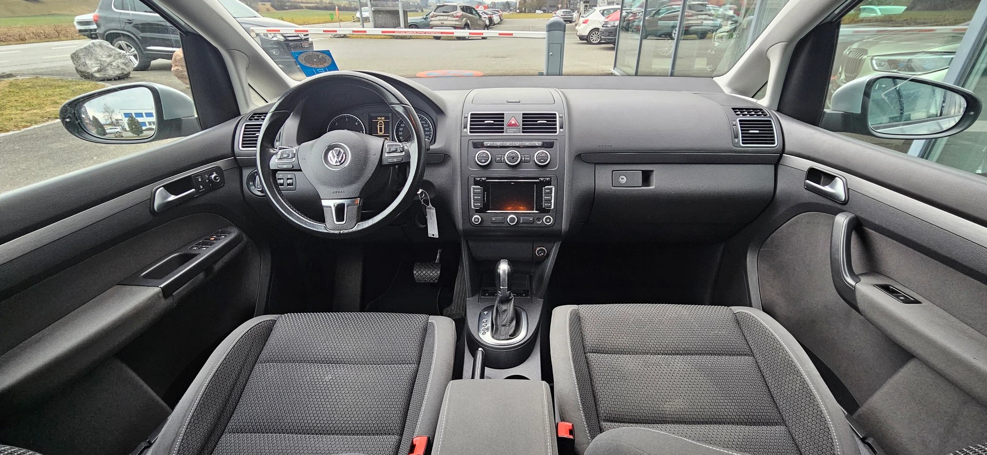 VW Touran 2.0 TDI BMT Comfortline DSG-image-7
