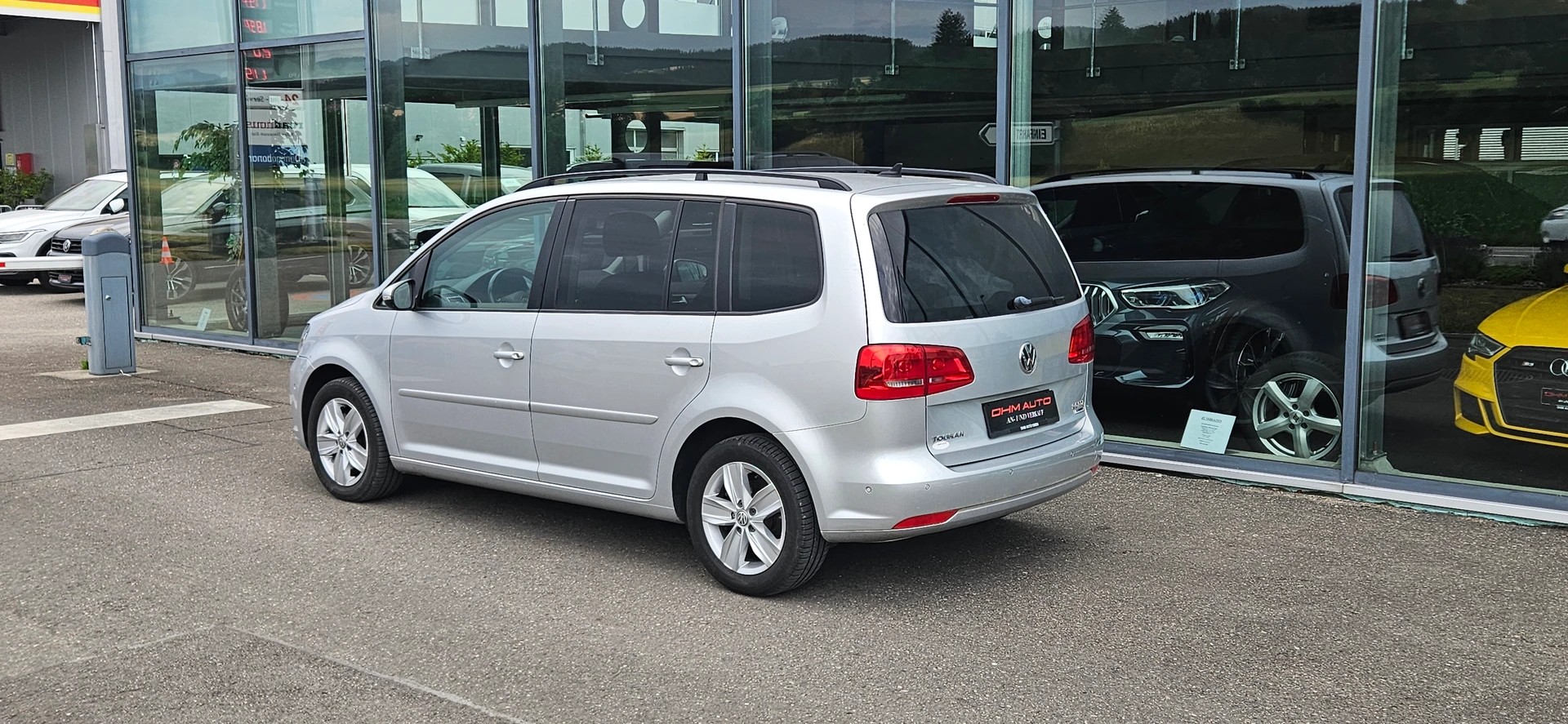 VW Touran 2.0 TDI BMT Comfortline DSG-image-3