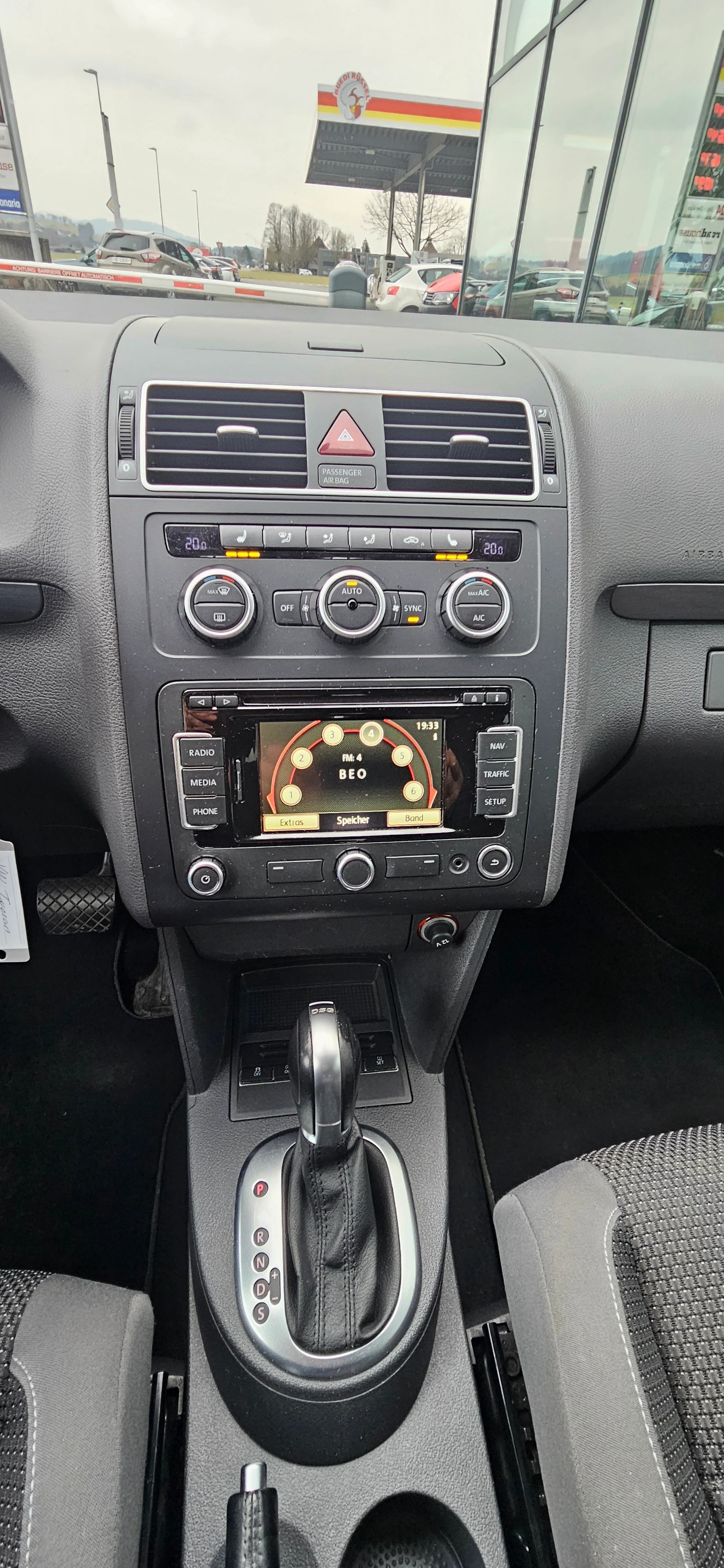 VW Touran 2.0 TDI BMT Comfortline DSG-image-10