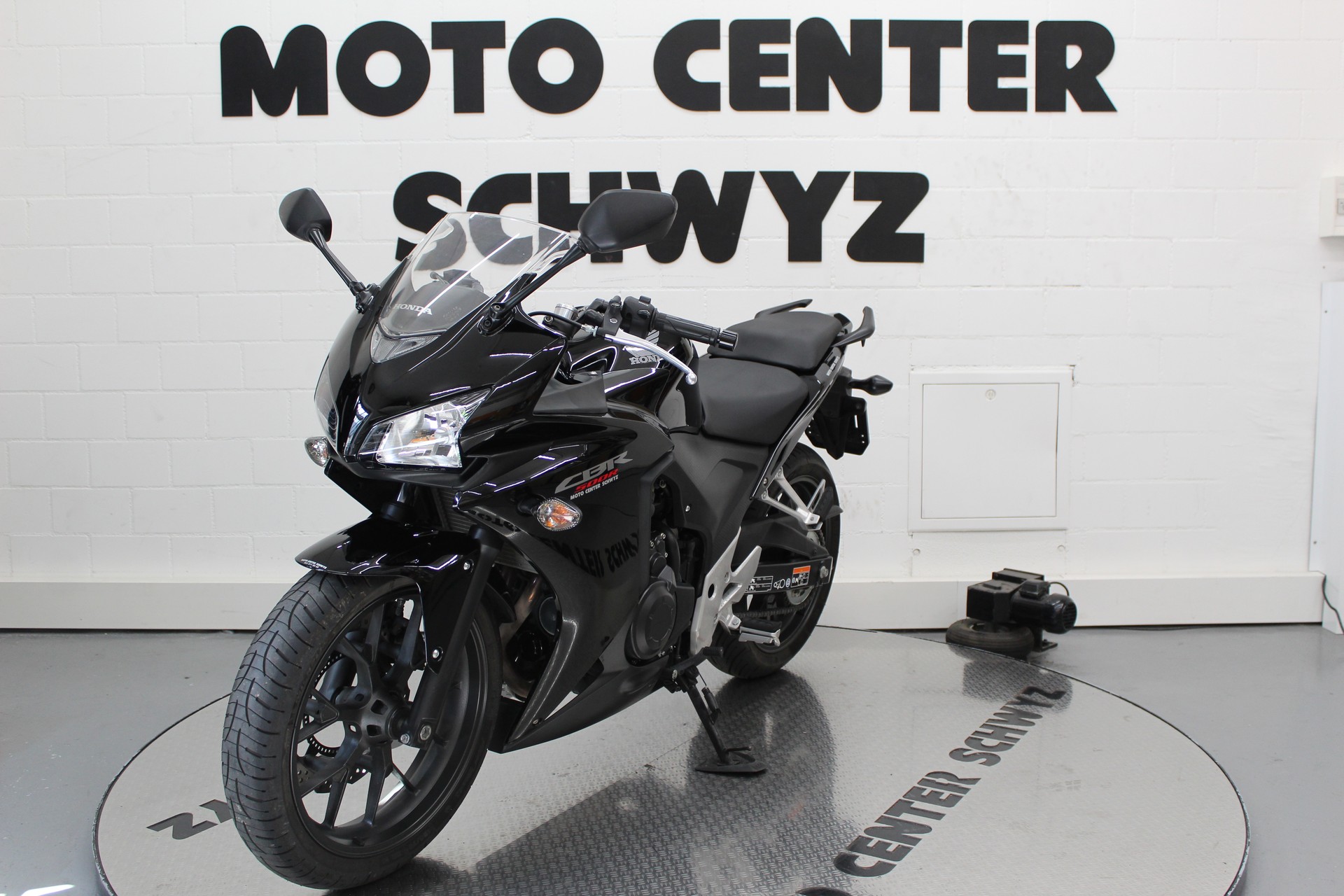 HONDA CBR 500 RA ABS-showroom-element-2