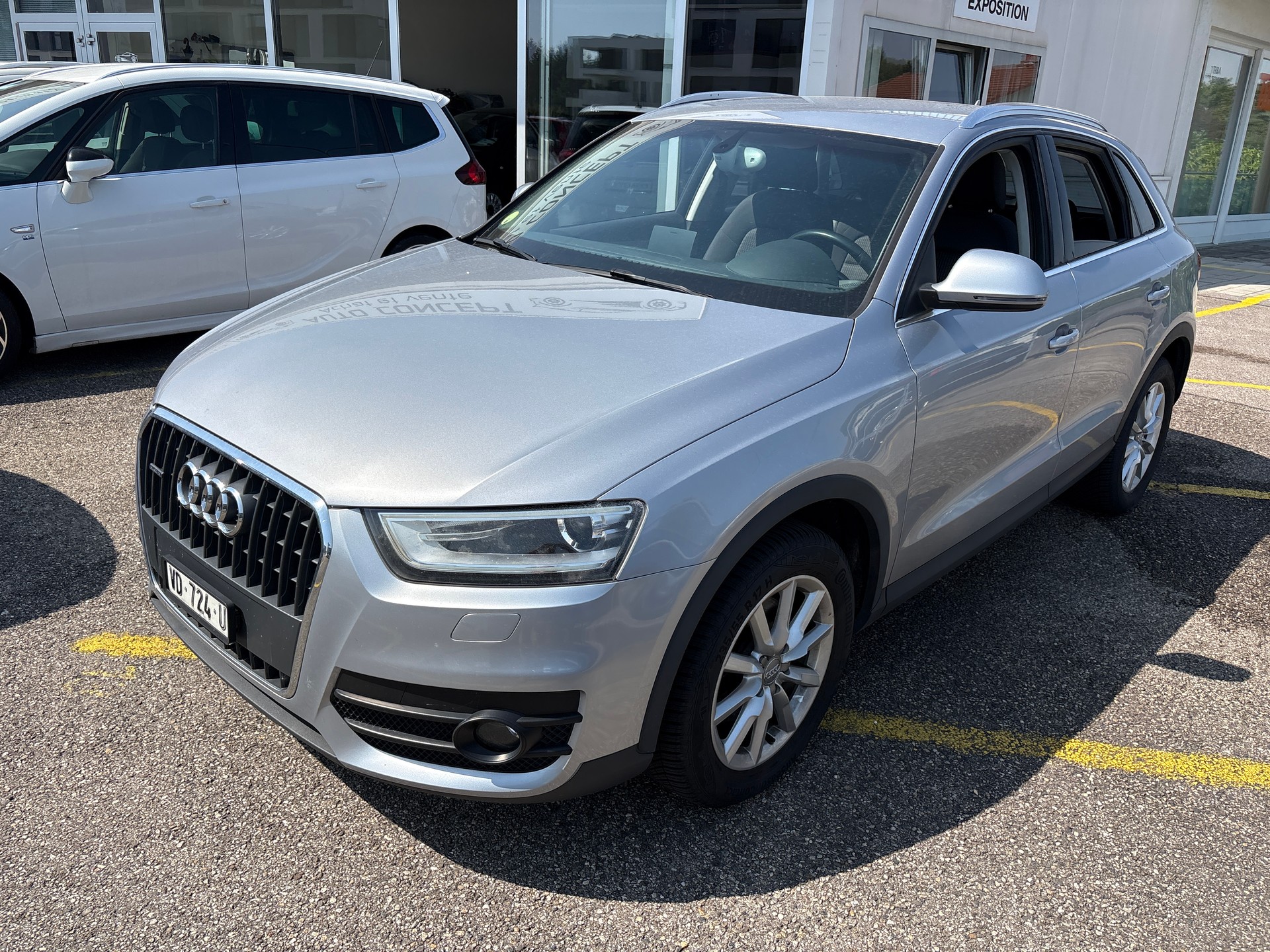 AUDI Q3 2.0 TDI quattro S-tronic-image-1