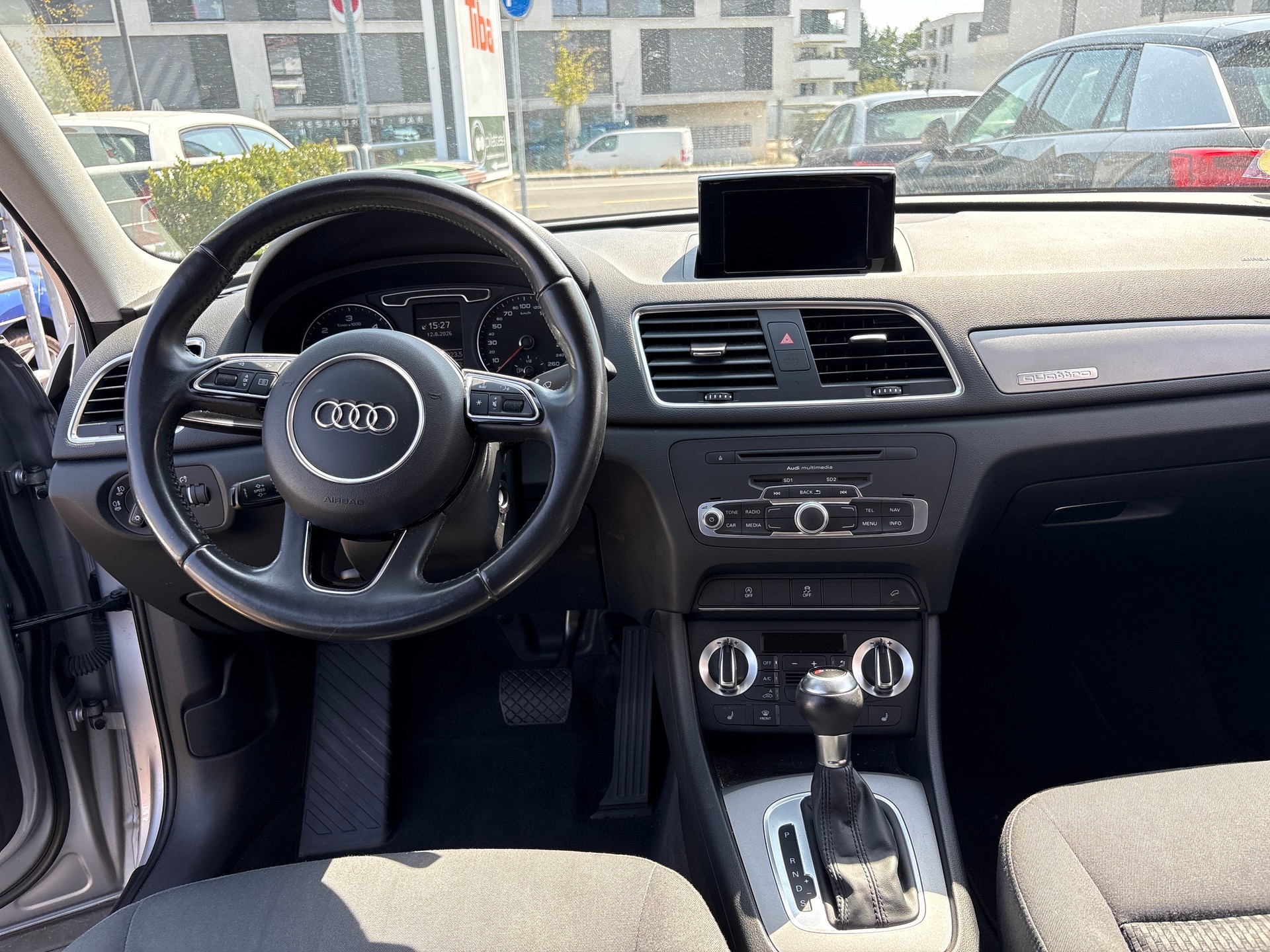 AUDI Q3 2.0 TDI quattro S-tronic-image-6