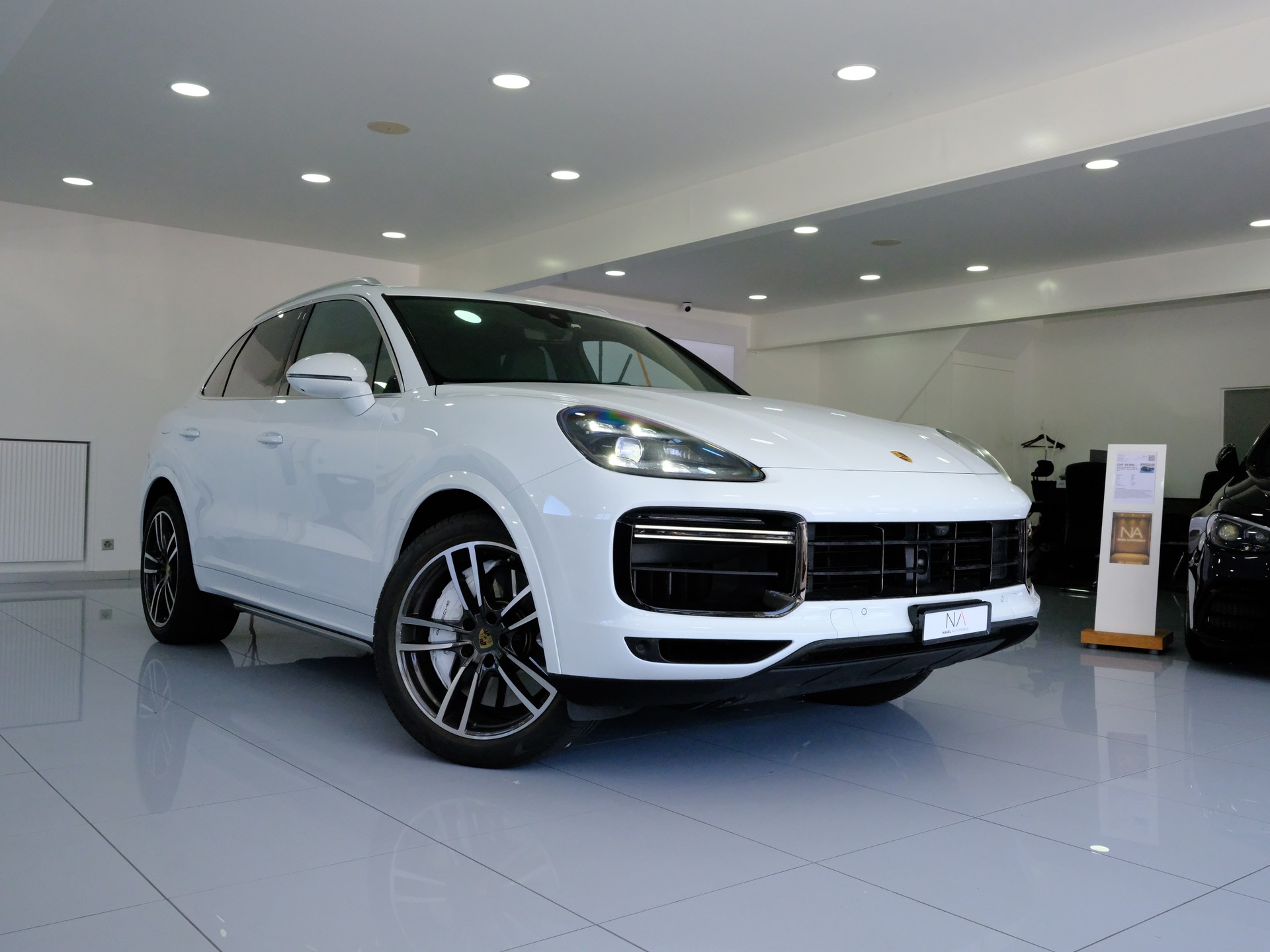 PORSCHE Cayenne Turbo-image-0