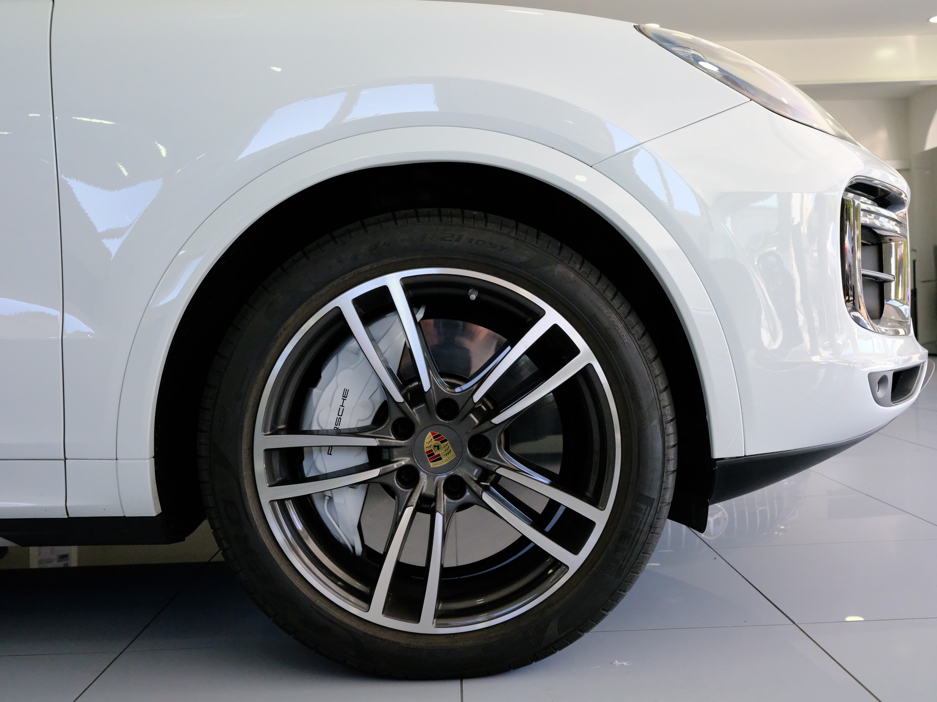 PORSCHE Cayenne Turbo-image-8