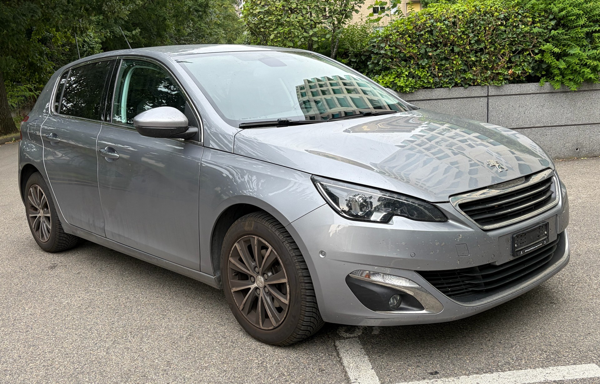 PEUGEOT 1.2 PureTech 130 Allure S/S-image-1