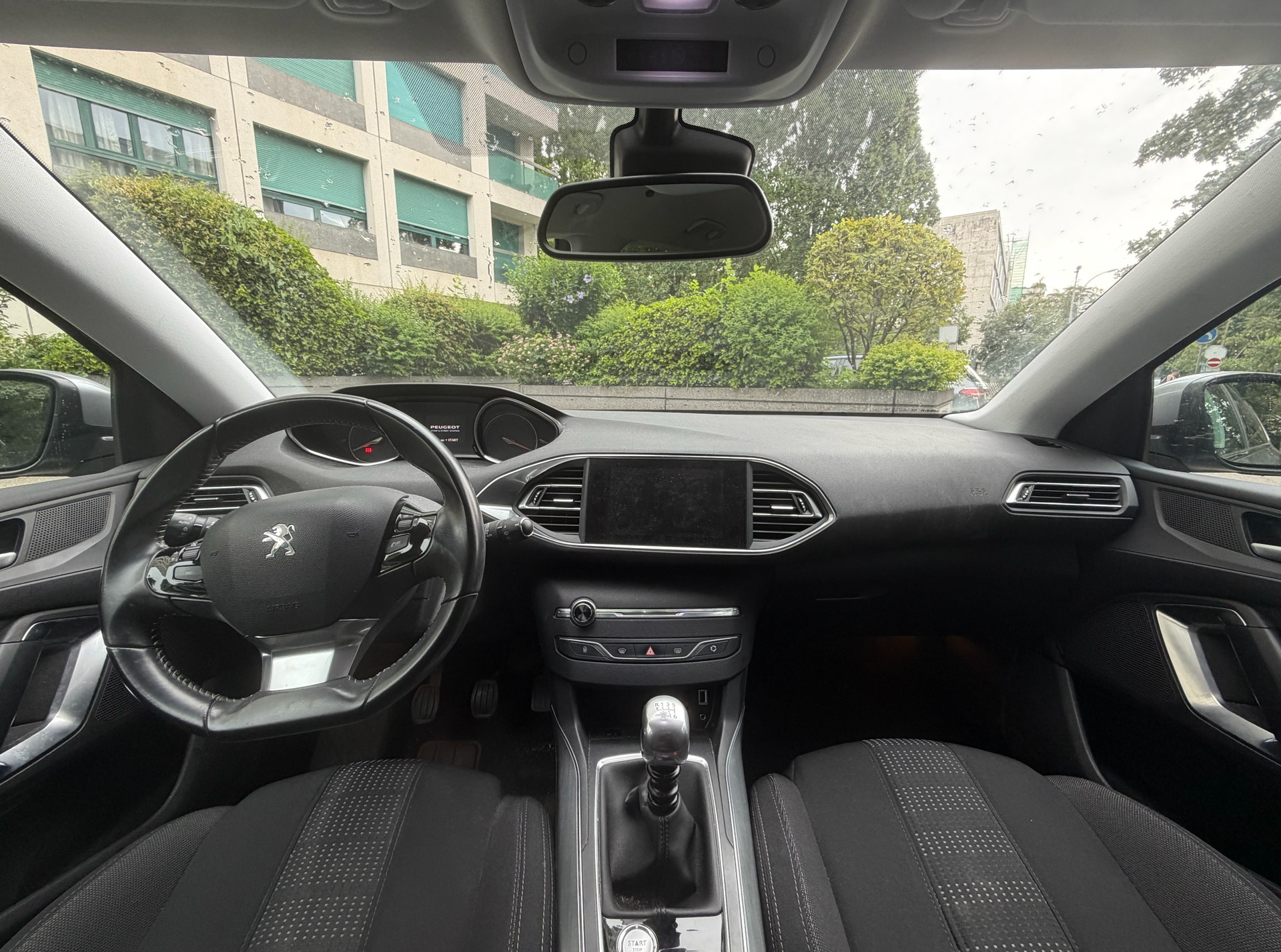 PEUGEOT 1.2 PureTech 130 Allure S/S-image-3