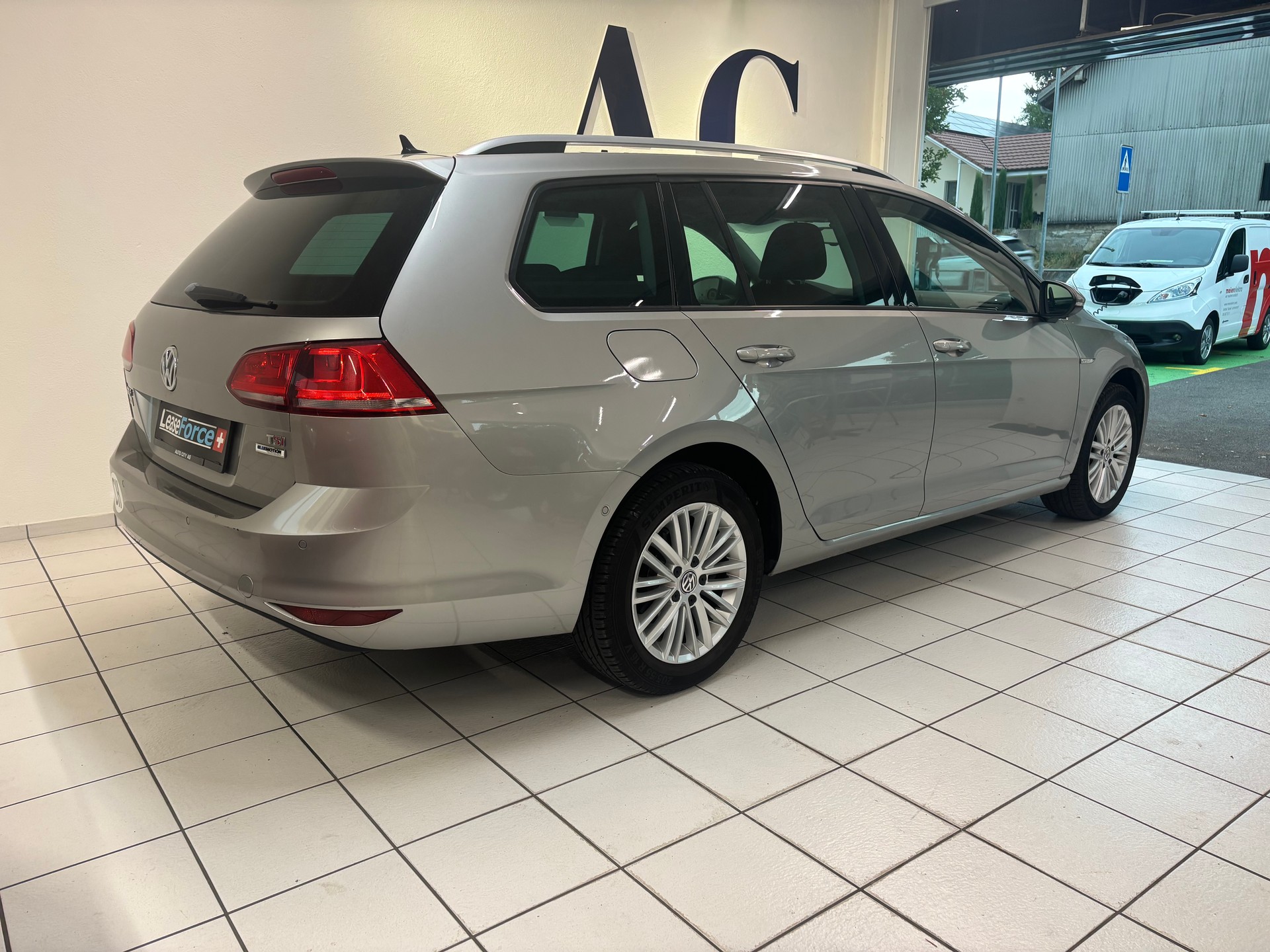 VW Golf Variant 1.4 TSI Cup DSG-image-1