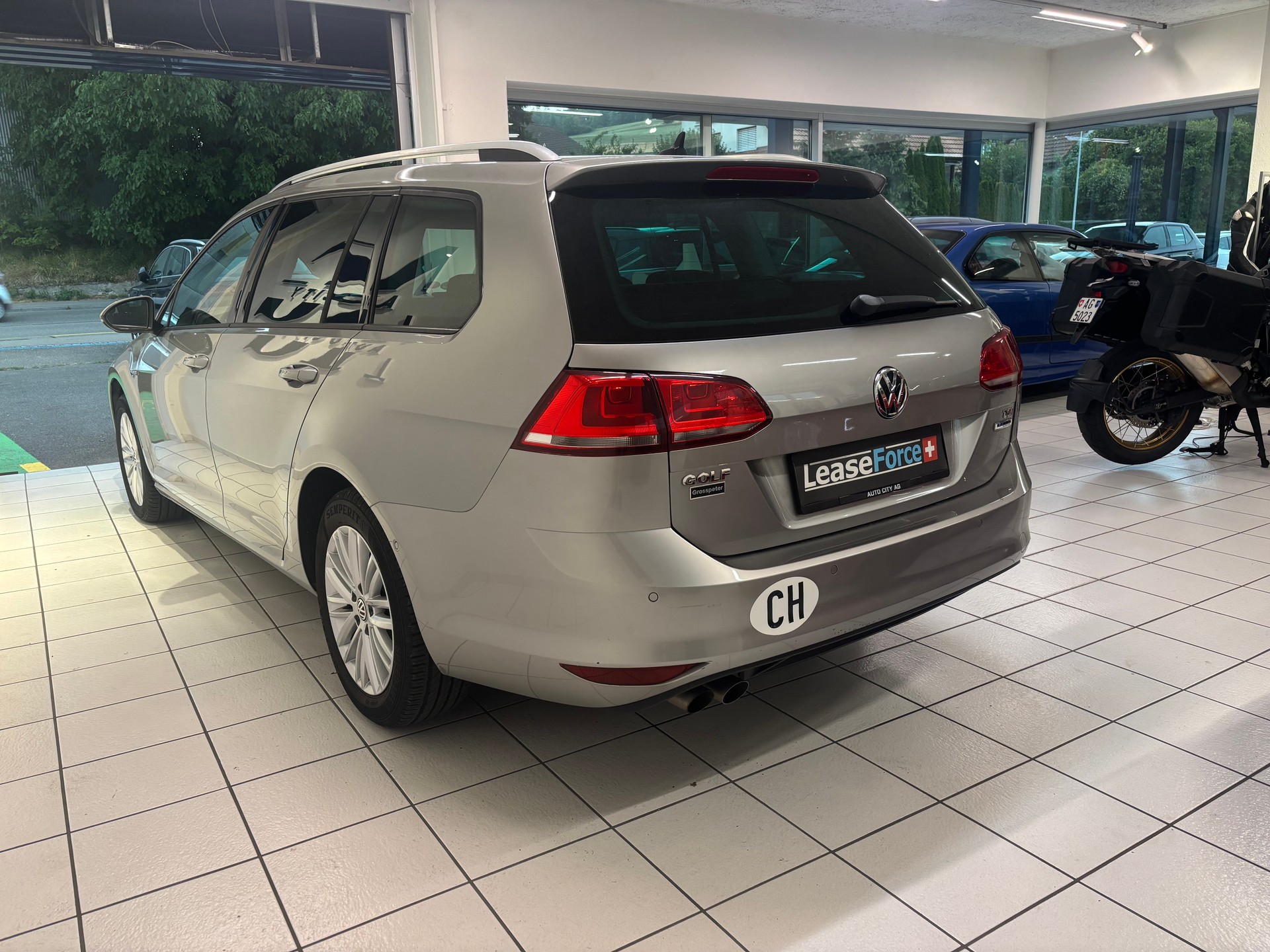 VW Golf Variant 1.4 TSI Cup DSG-image-3