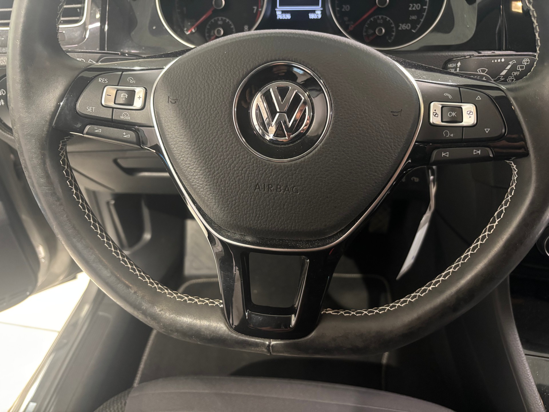 VW Golf Variant 1.4 TSI Cup DSG-image-14