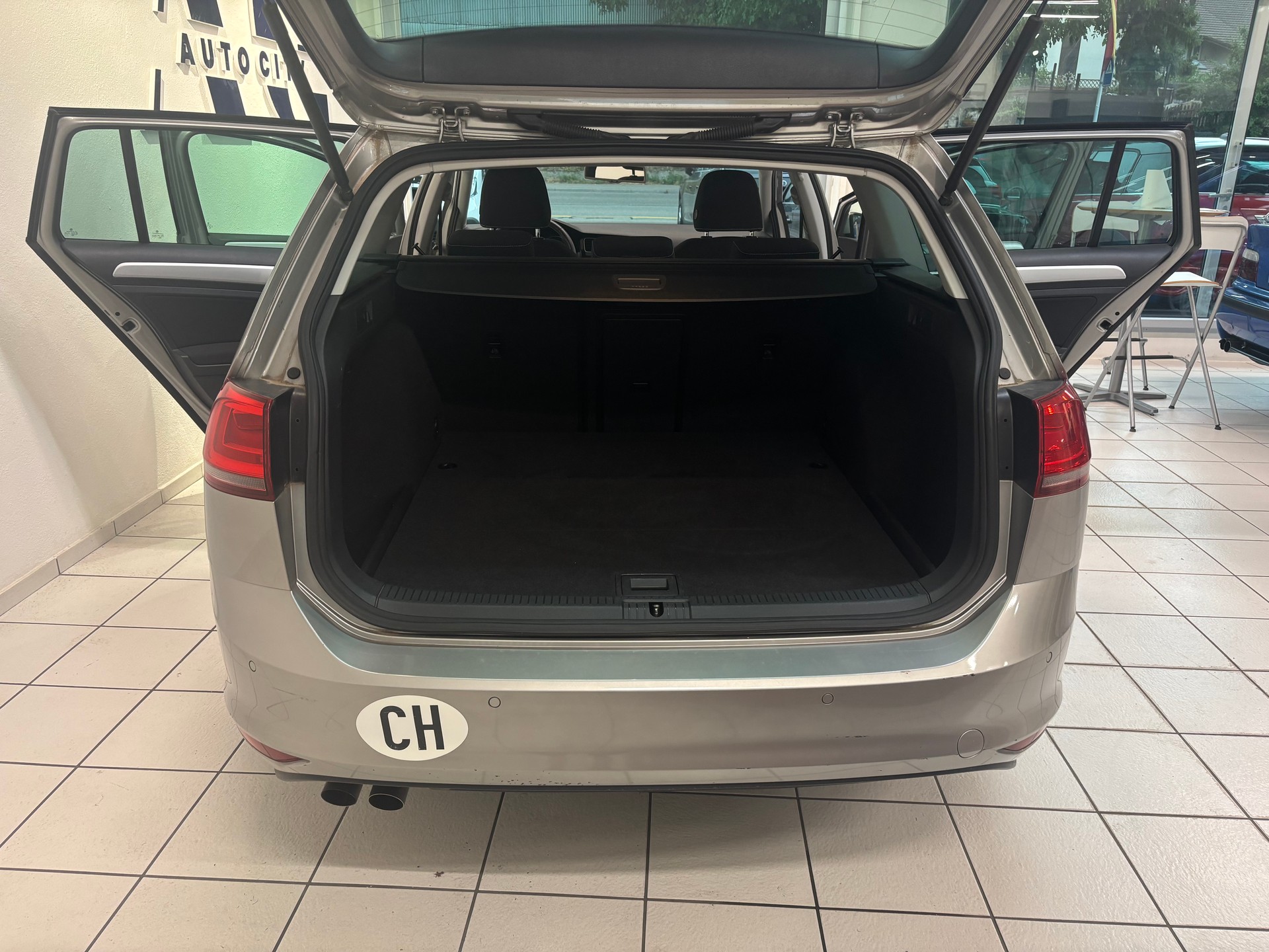 VW Golf Variant 1.4 TSI Cup DSG-image-6