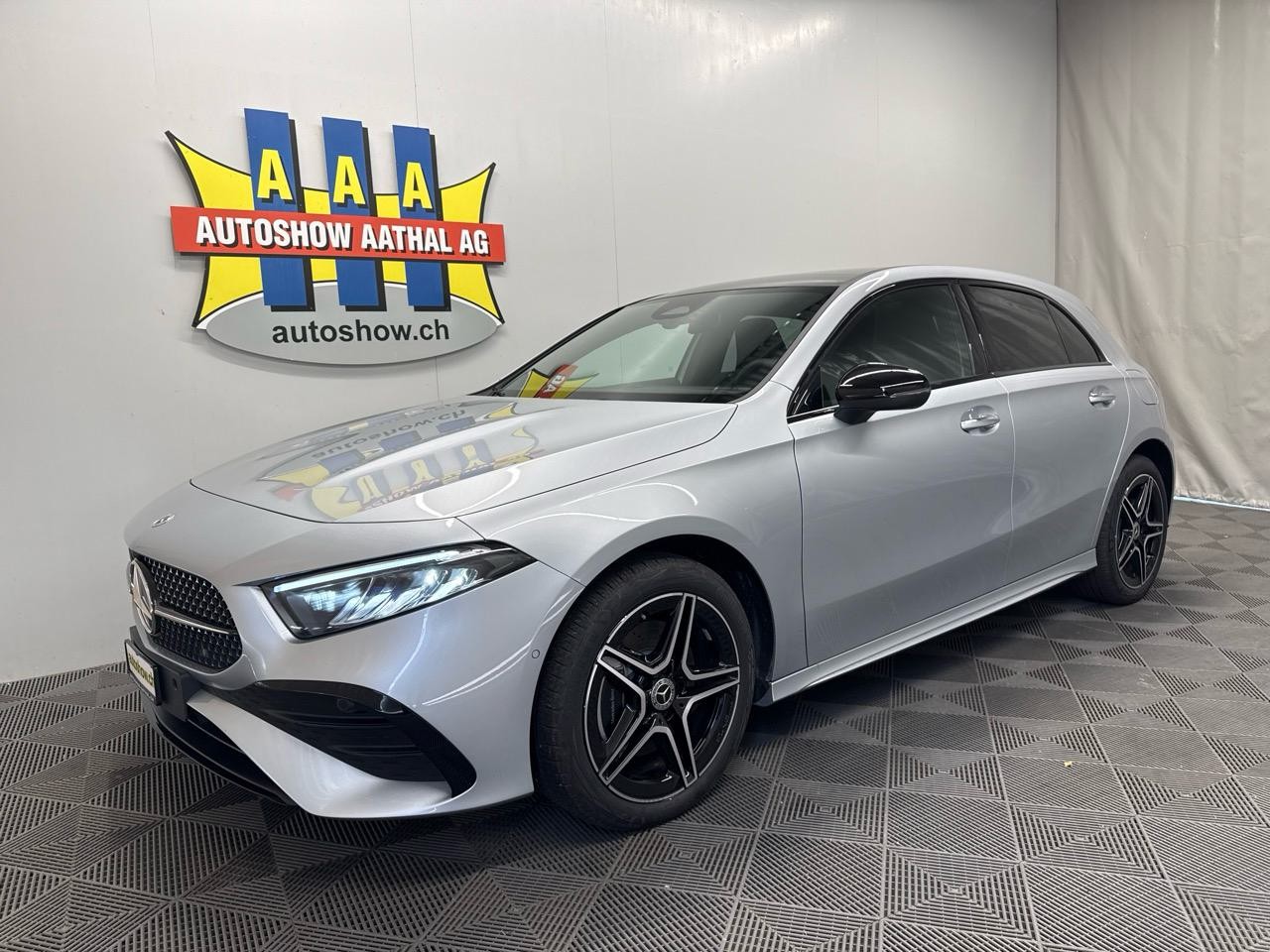 MERCEDES-BENZ A 250 e DCT AMG