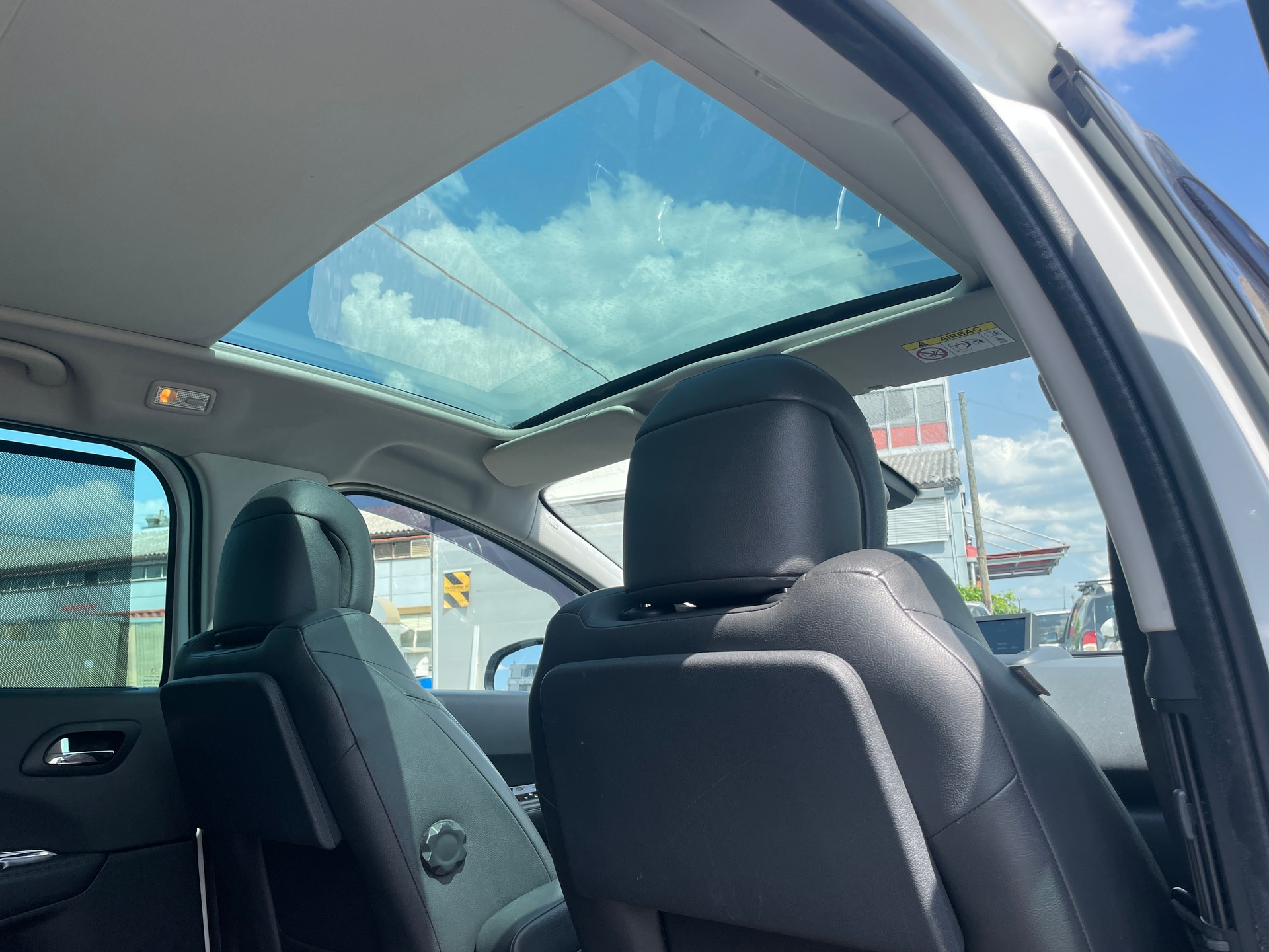 PEUGEOT 5008-image-10