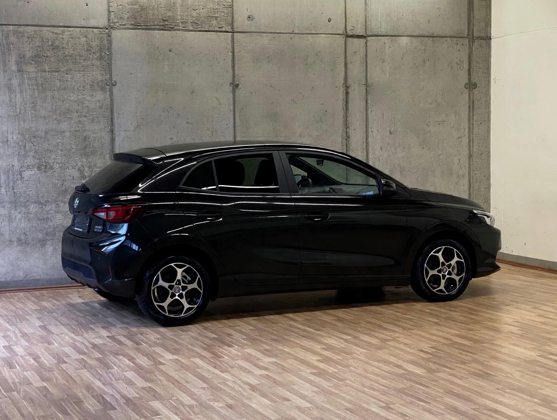MG 3 1.5 *VollHybrid*Swiss*Luxury*Automat*-image-2