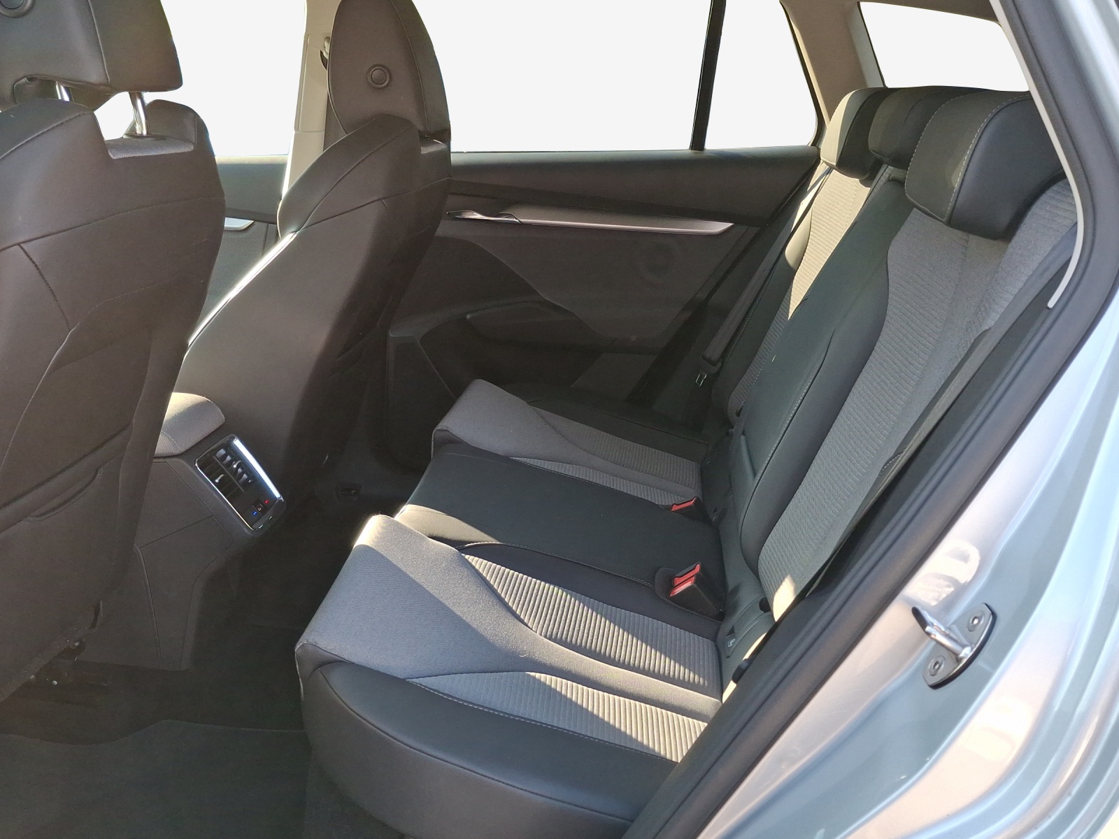 SKODA Enyaq iV 80x-image-12