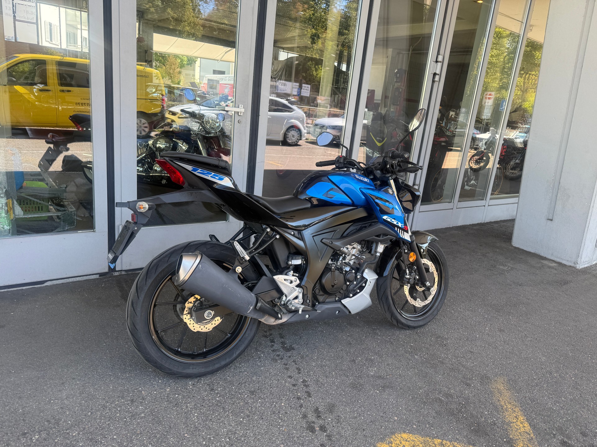SUZUKI GSX-S 125-showroom-element-2