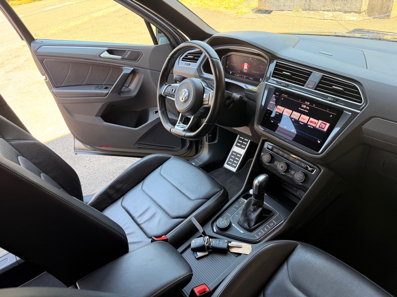 VW Tiguan 2.0TSI R-Line 4Motion DSG-image-14