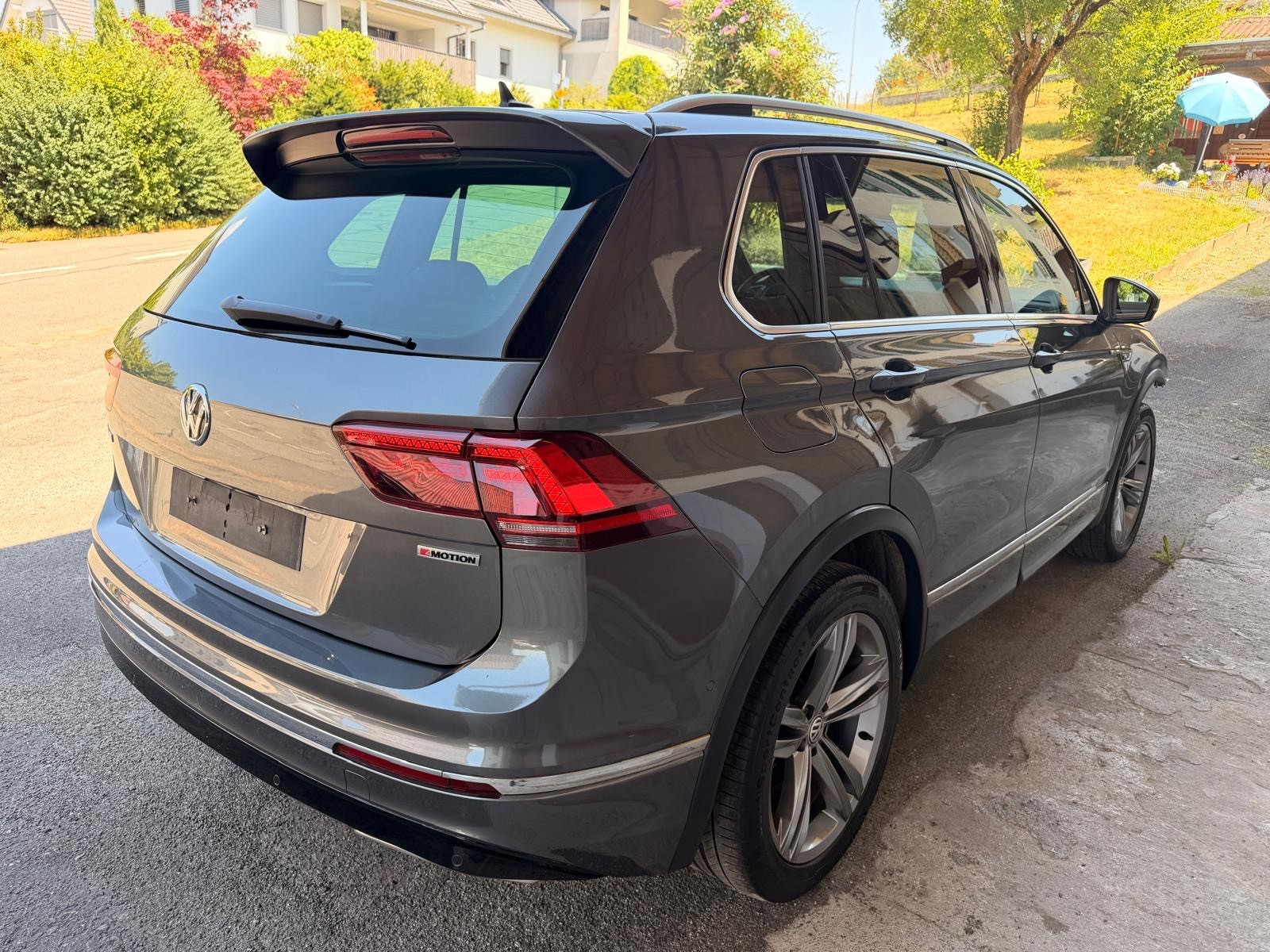 VW Tiguan 2.0TSI R-Line 4Motion DSG-image-3