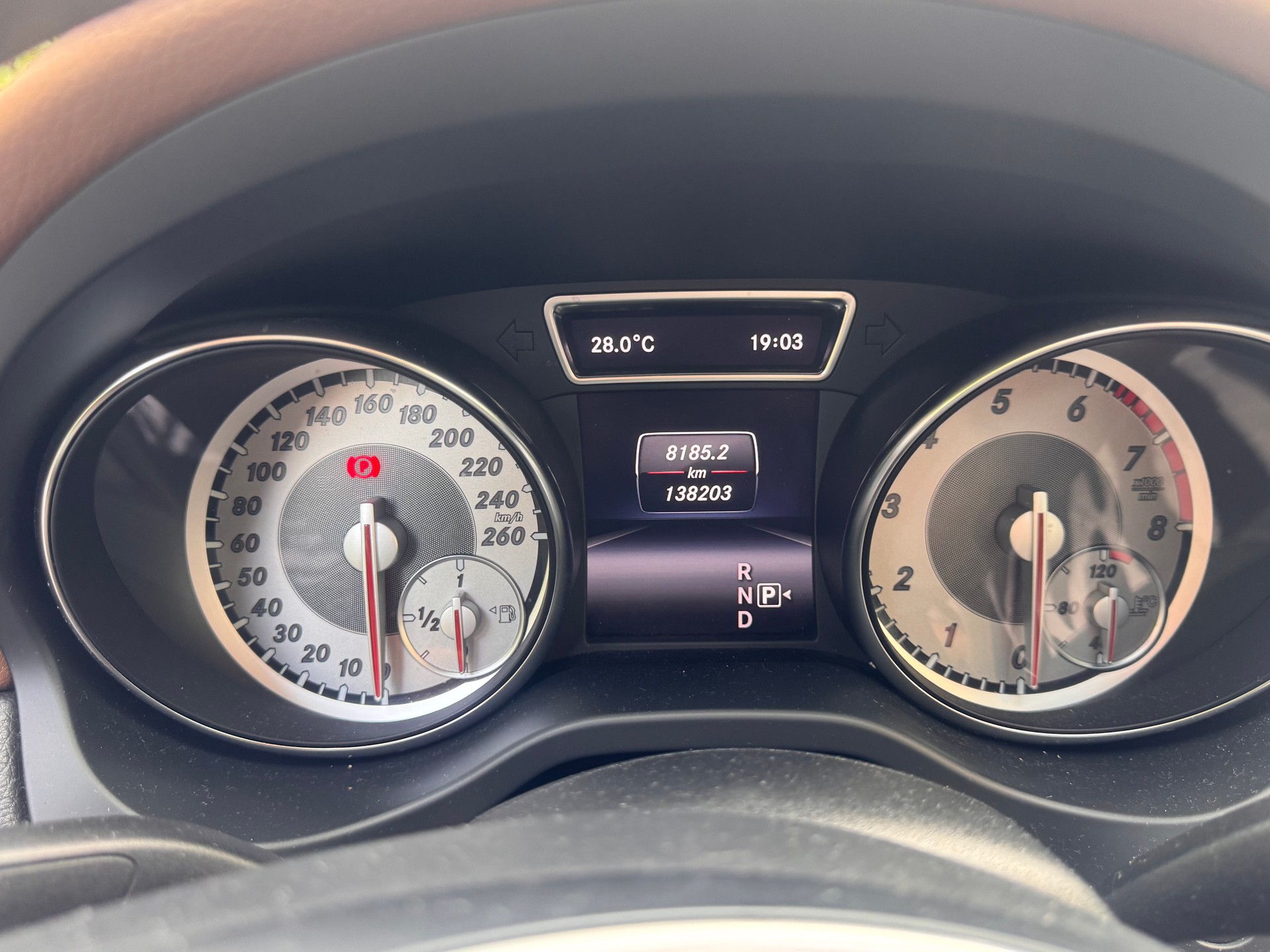 MERCEDES-BENZ CLA 200 Urban-image-5