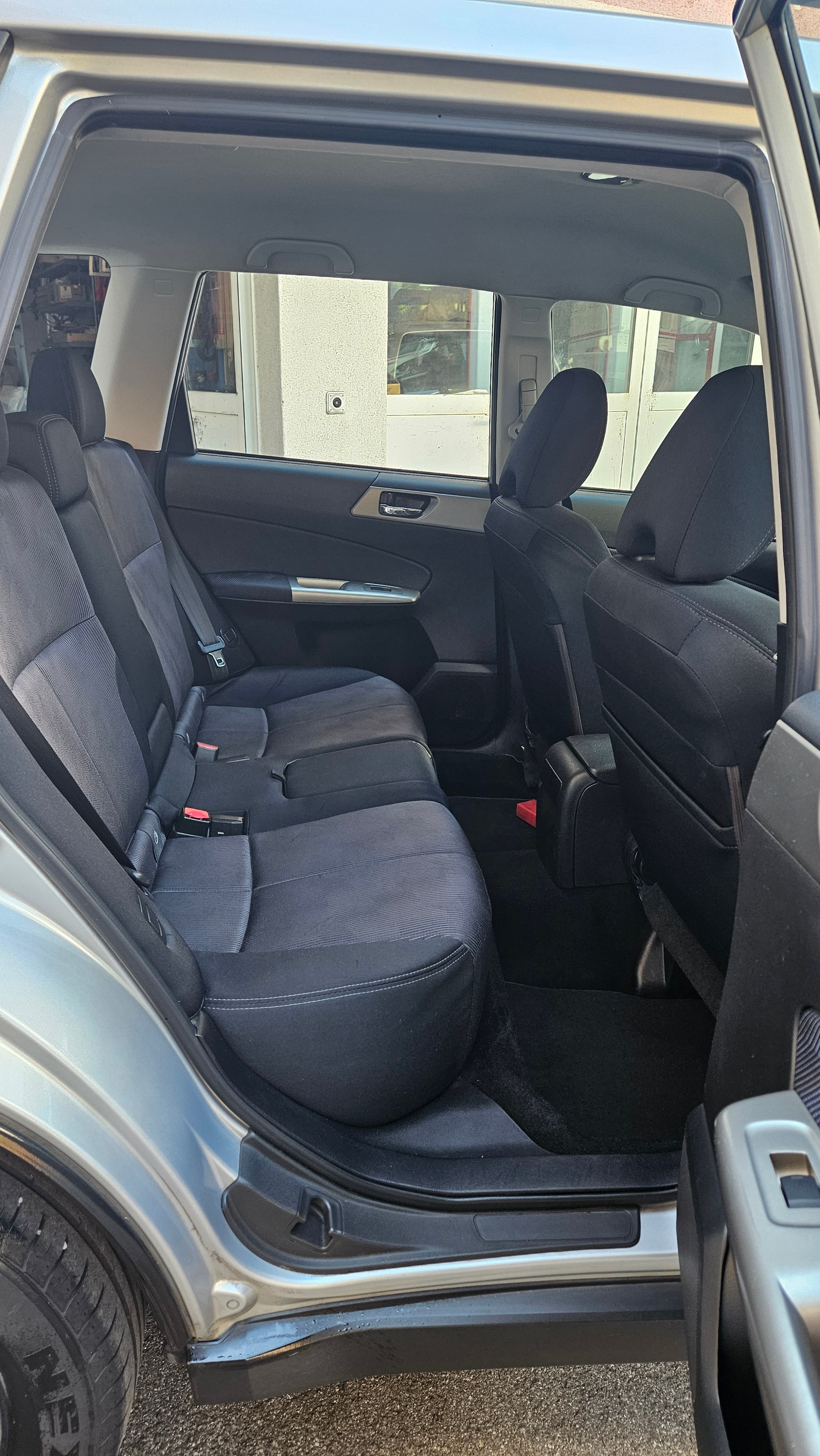 SUBARU Forester 2.0X Swiss-image-12