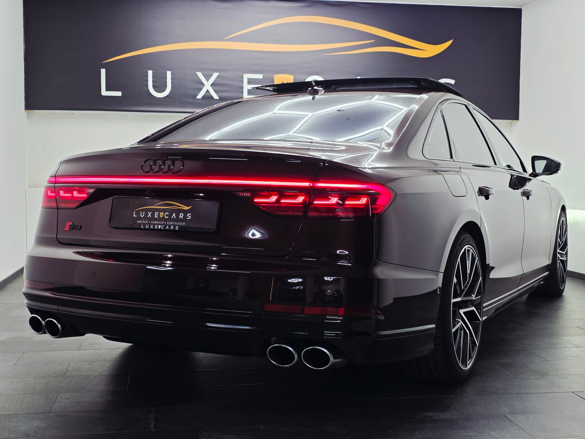 AUDI S8 TFSI quattro tiptronic*1. HAND*EXCLUSIVE LACK*21 ZOLL*SPORTSITZE*B&O 3D*KARBON*-image-7