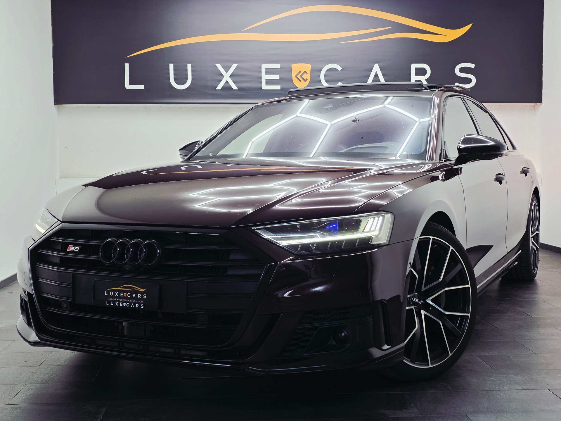 AUDI S8 TFSI quattro tiptronic*1. HAND*EXCLUSIVE LACK*21 ZOLL*SPORTSITZE*B&O 3D*KARBON*-image-1