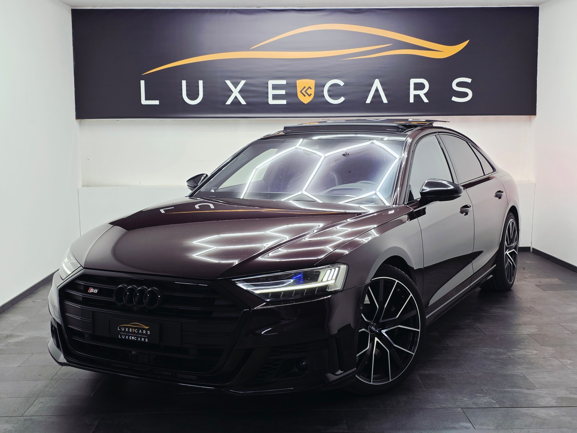 AUDI S8 TFSI quattro tiptronic*1. HAND*EXCLUSIVE LACK*21 ZOLL*SPORTSITZE*B&O 3D*KARBON*-image-3