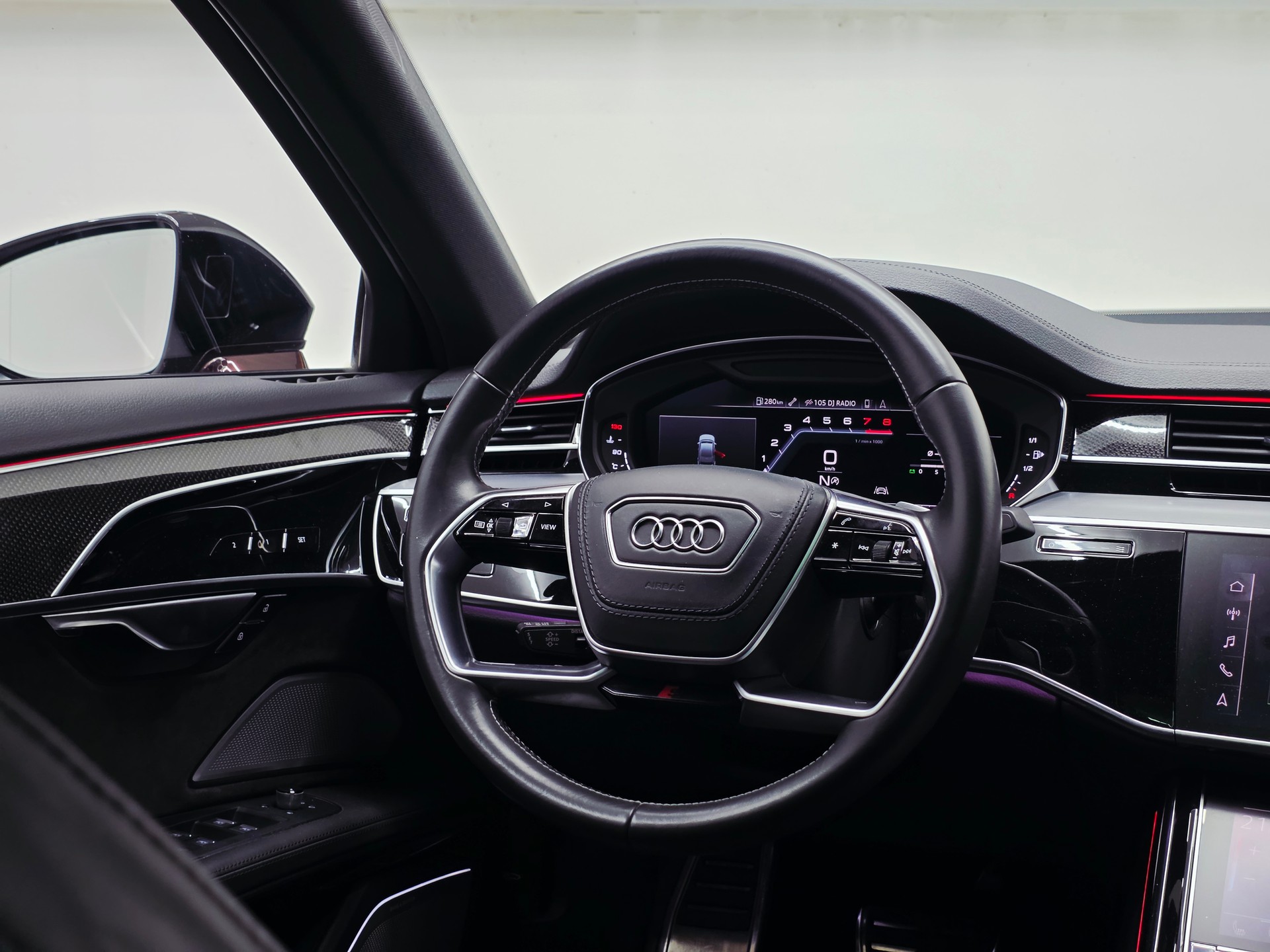 AUDI S8 TFSI quattro tiptronic*1. HAND*EXCLUSIVE LACK*21 ZOLL*SPORTSITZE*B&O 3D*KARBON*-image-12
