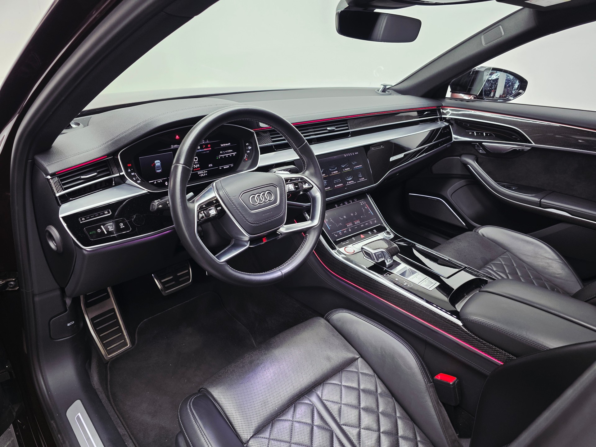 AUDI S8 TFSI quattro tiptronic*1. HAND*EXCLUSIVE LACK*21 ZOLL*SPORTSITZE*B&O 3D*KARBON*-image-10