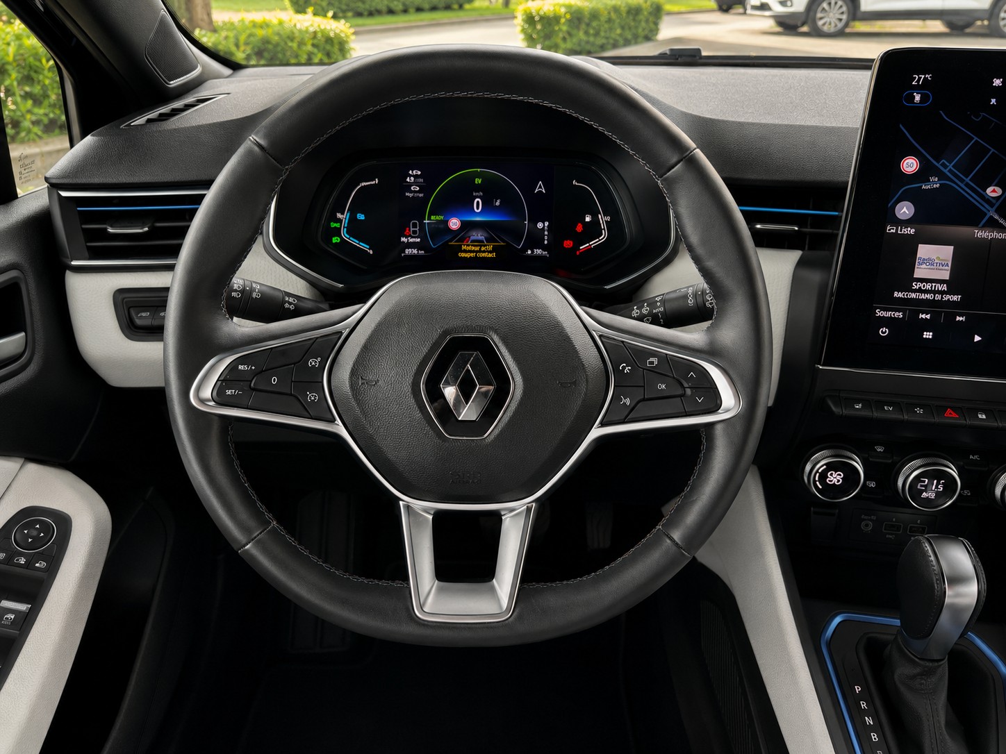 RENAULT Clio 1.6 E-Tech Intens-image-13