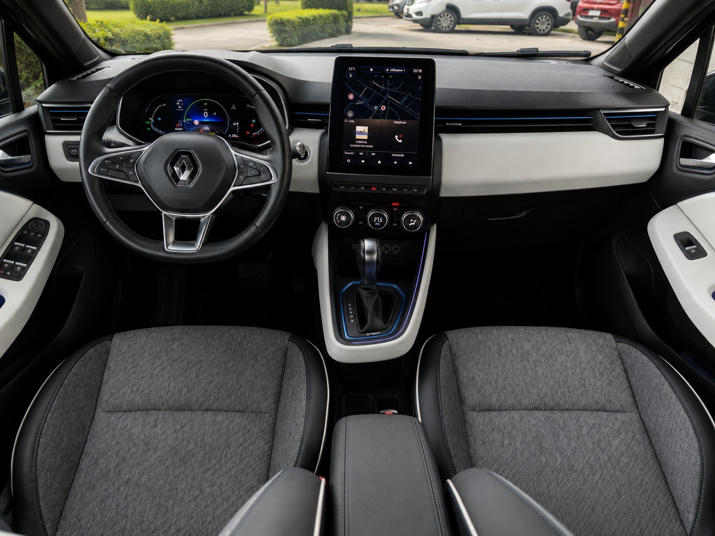 RENAULT Clio 1.6 E-Tech Intens-image-6