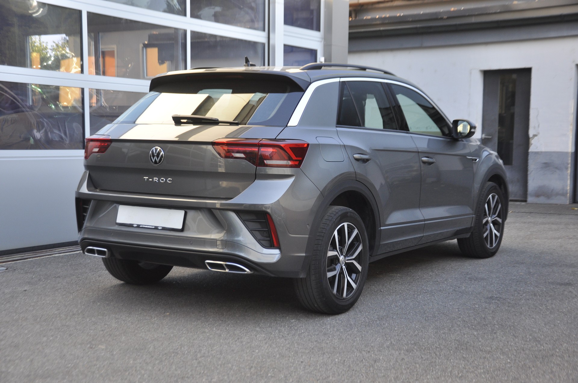 VW T-Roc 1.5 TSI EVO R-Line DSG-image-2