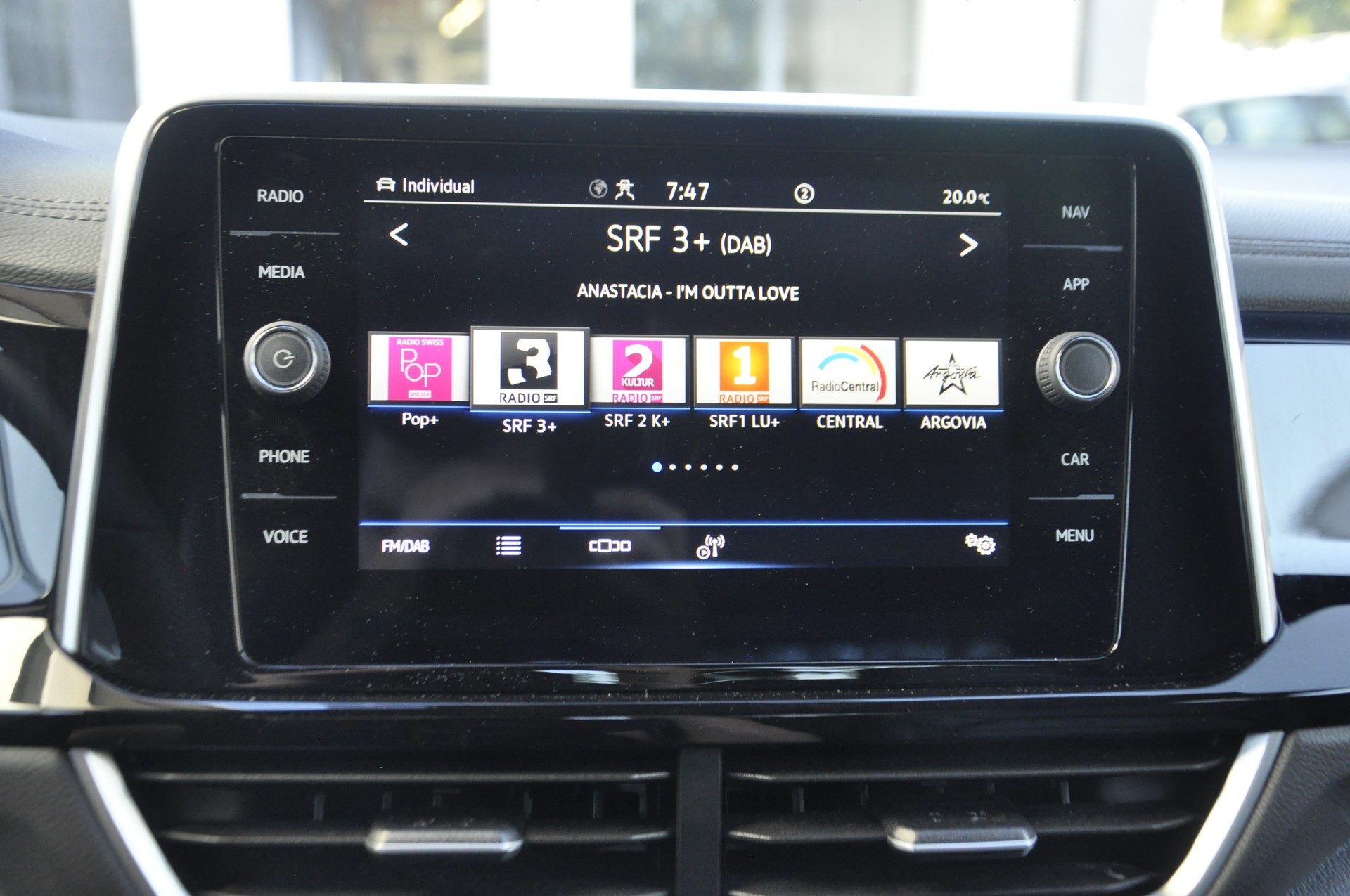 VW T-Roc 1.5 TSI EVO R-Line DSG-image-11