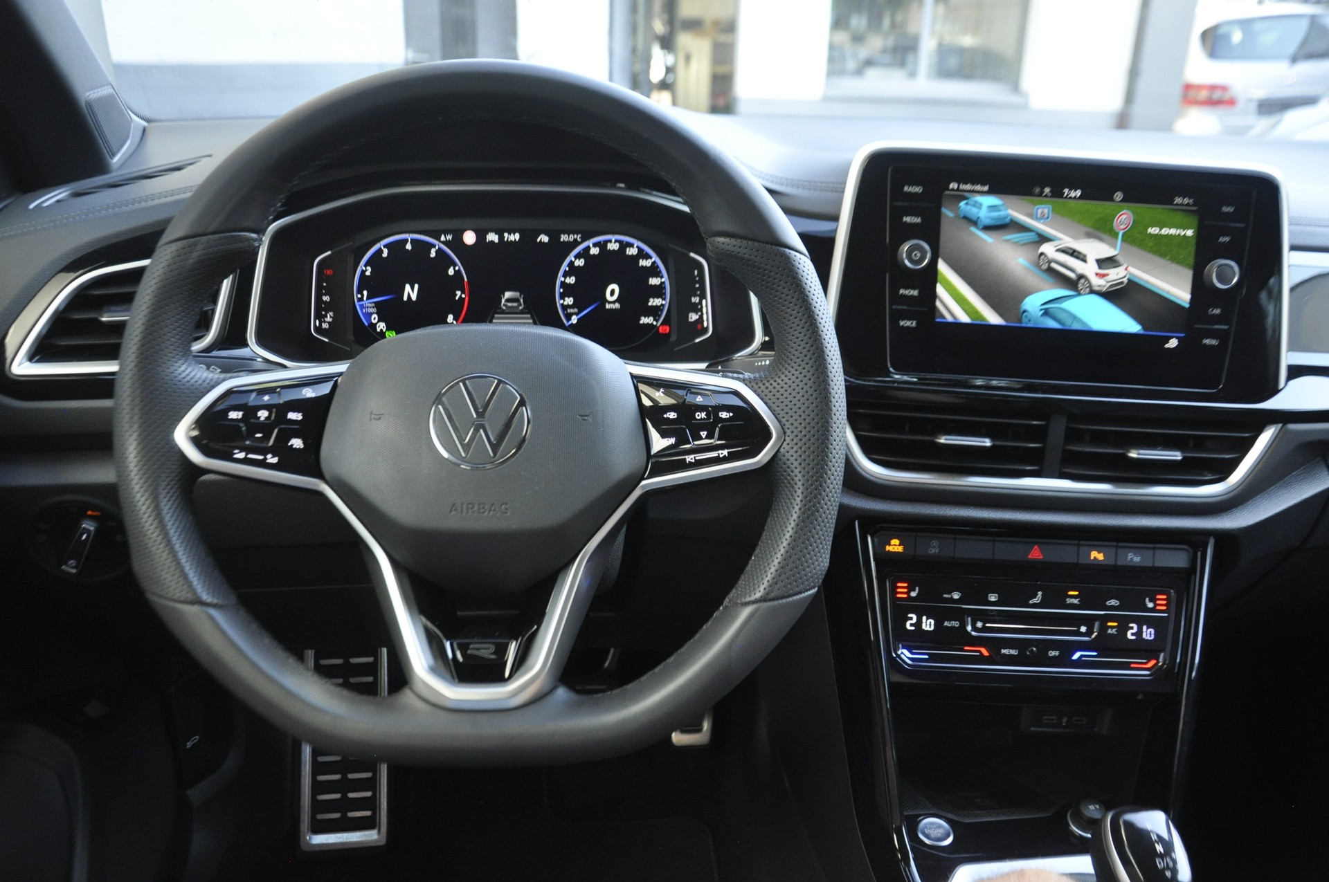 VW T-Roc 1.5 TSI EVO R-Line DSG-image-9