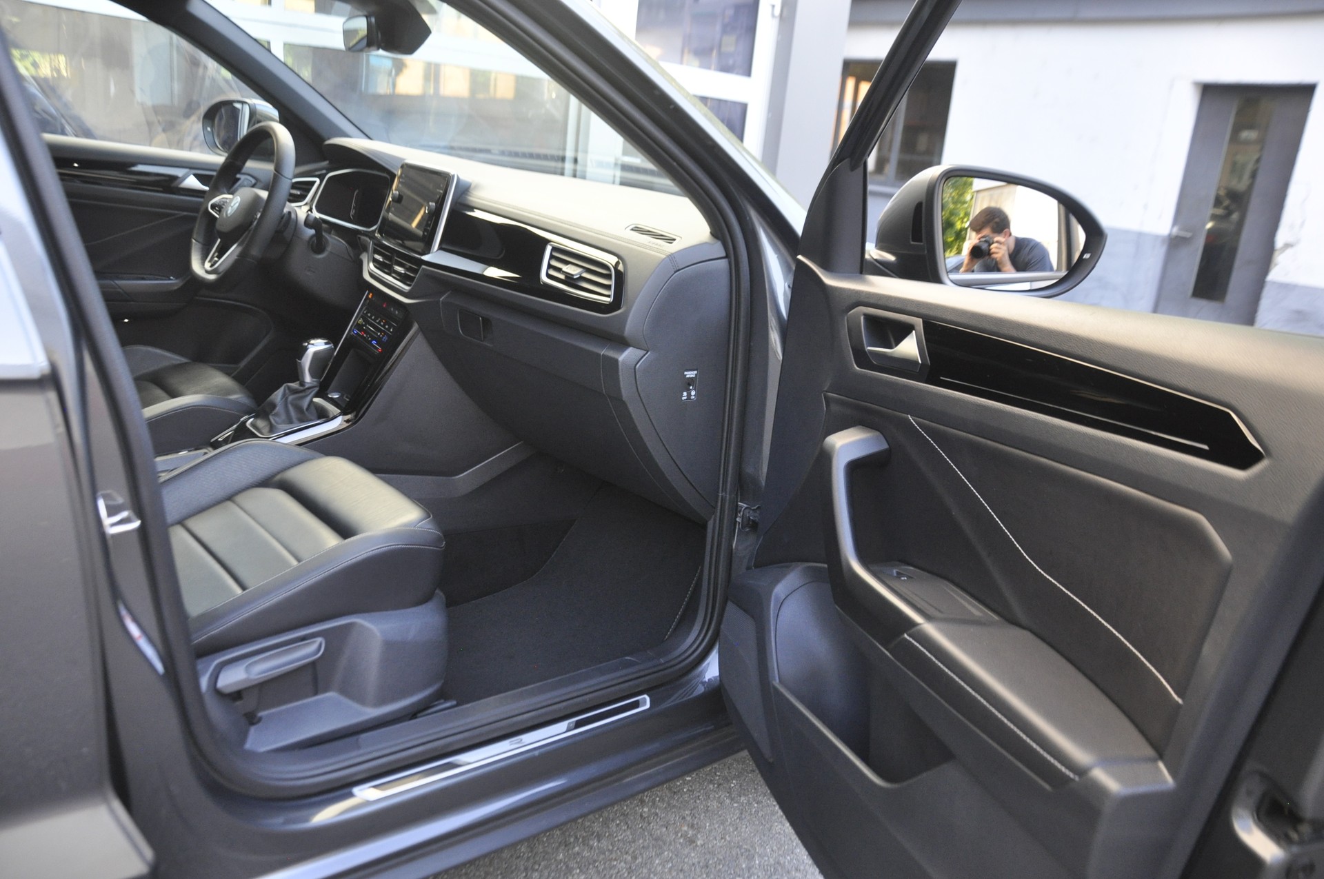 VW T-Roc 1.5 TSI EVO R-Line DSG-image-6