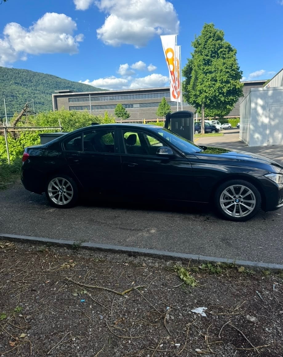 BMW 328i-image-1