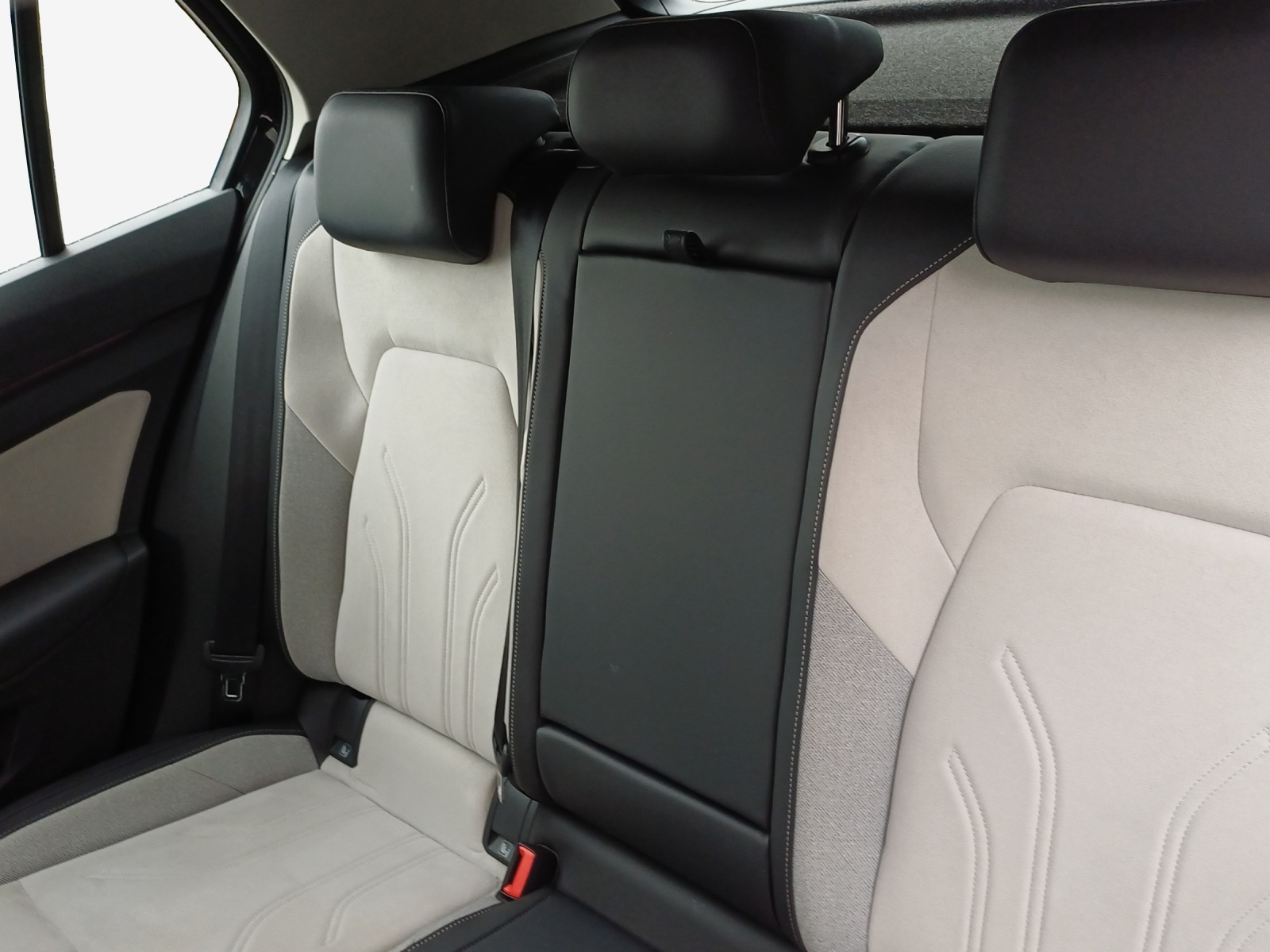 VW Golf 1.5 e TSI mHEV Style DSG-image-11